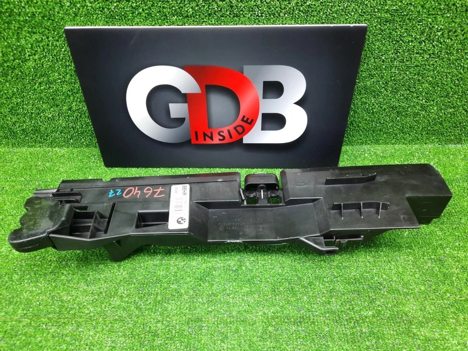 Кронштейн радиатора Bmw X5 2010 17118572188 E70 N55B30A, левый