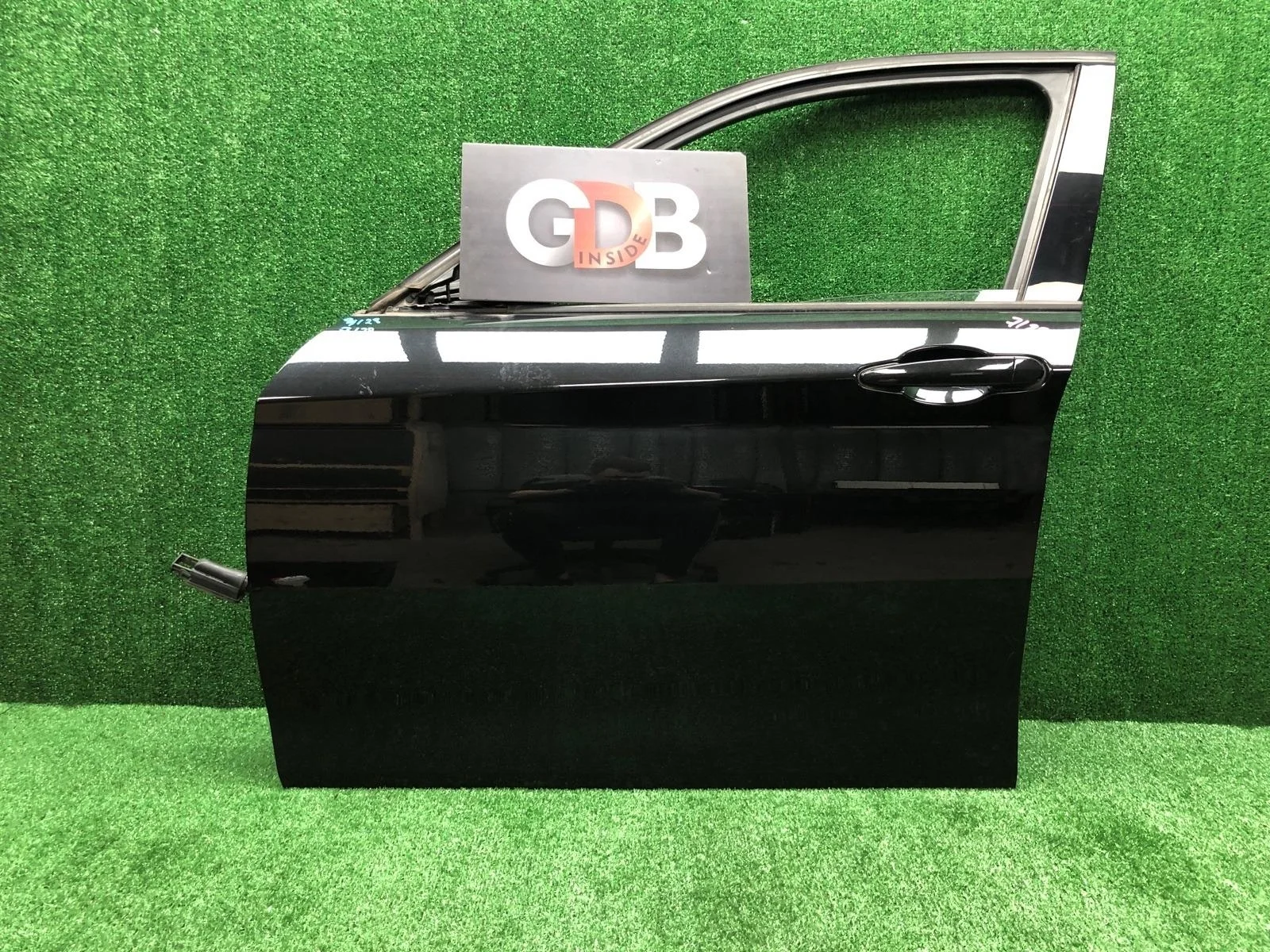 Дверь BMW 1 series 23.10.2012 41007284511 F20 N13B16A, передняя левая