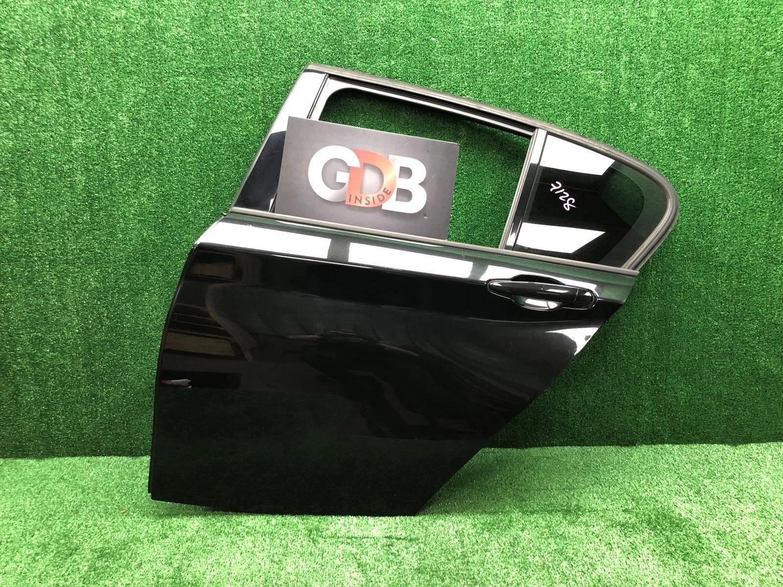 Дверь BMW 1 series 23.10.2012 41527284515 F20 N13B16A, задняя левая