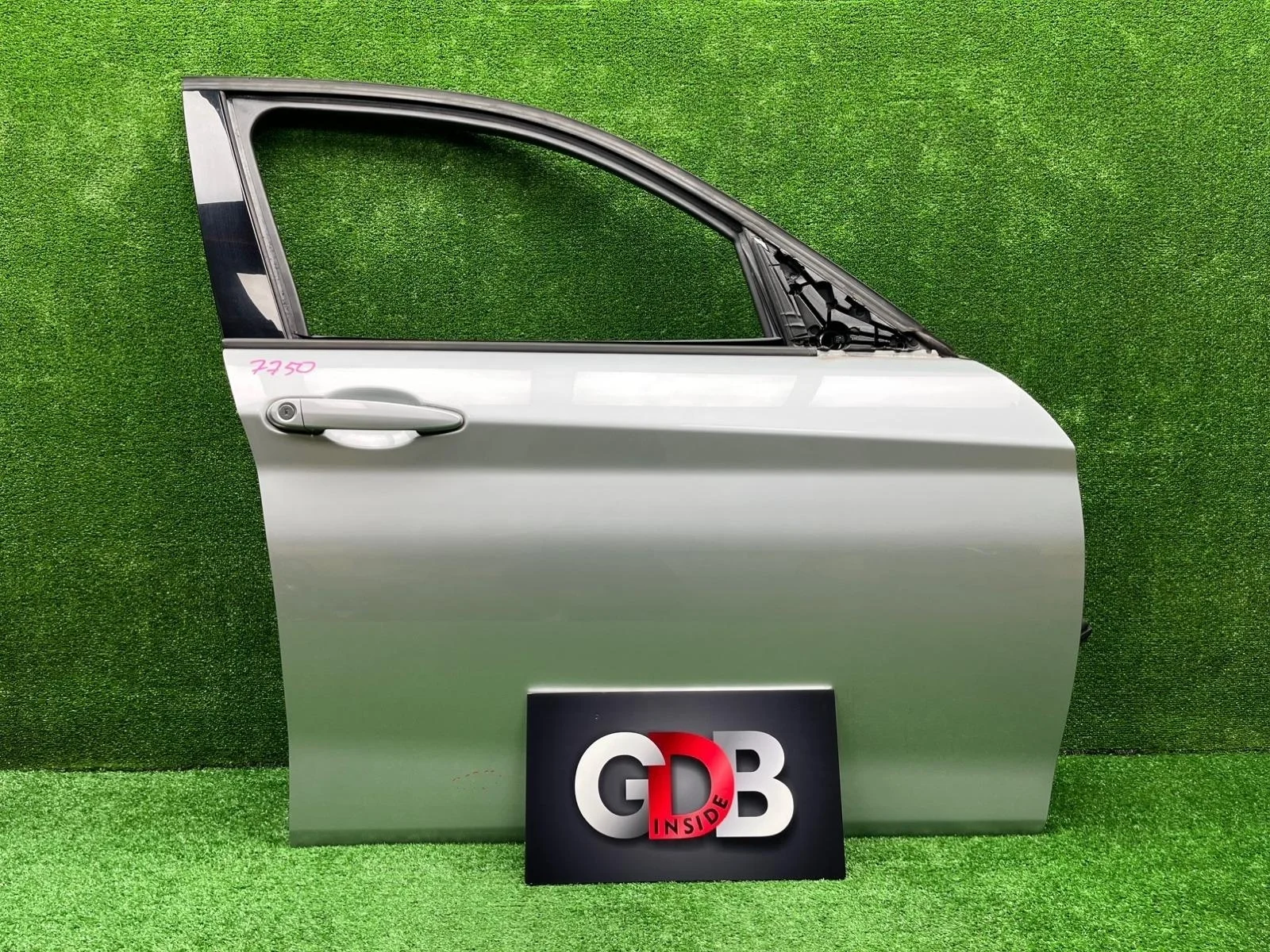 Дверь BMW 1 series 25.10.2014 41007284512 F20 N13B16A, передняя правая