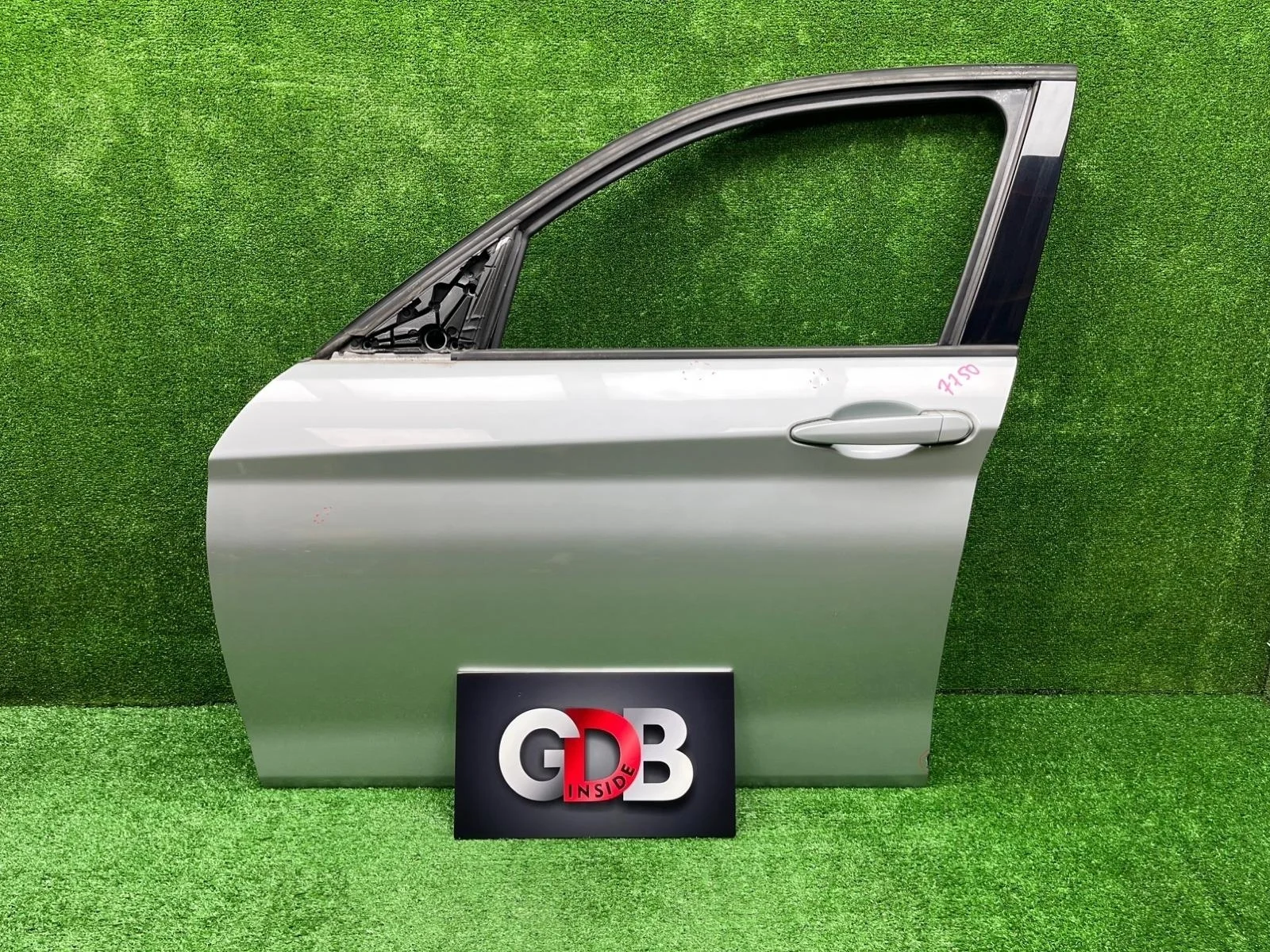 Дверь BMW 1 series 25.10.2014 41007284511 F20 N13B16A, передняя левая