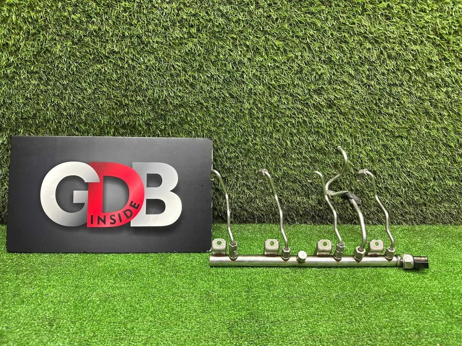 Топливная рампа Bmw 7 Series 21.01.2011 13537547599 F01 N63B44A