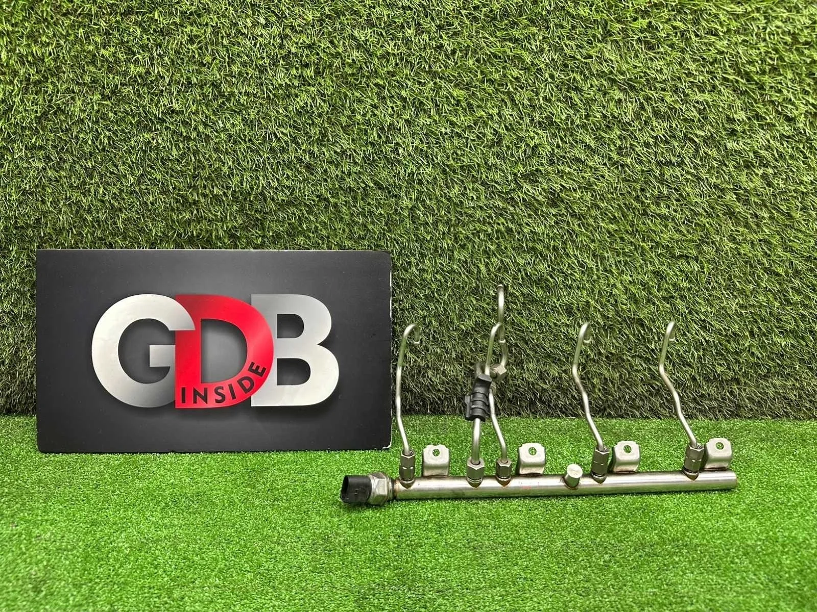 Топливная рампа Bmw 7 Series 21.01.2011 13537547599 F01 N63B44A