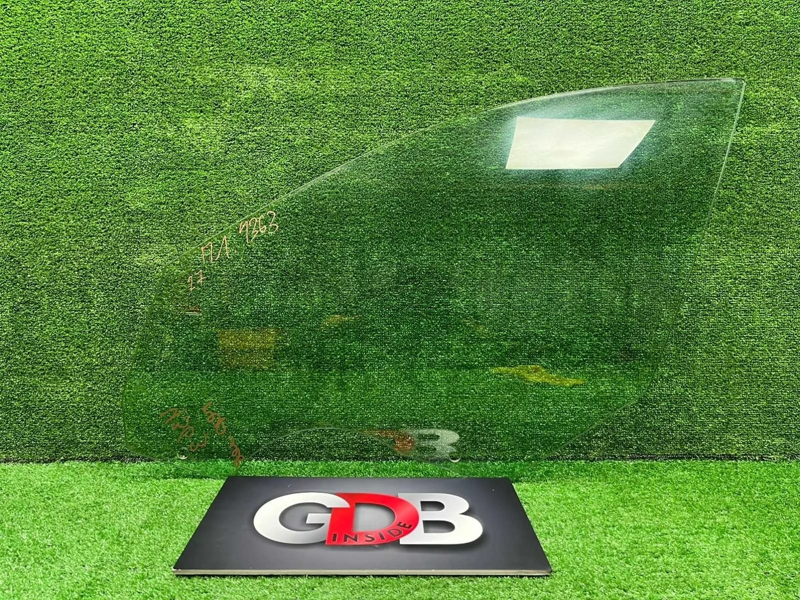 Стекло двери Bmw 7 Series 2009 51337182083 F01 N54B30A, переднее левое