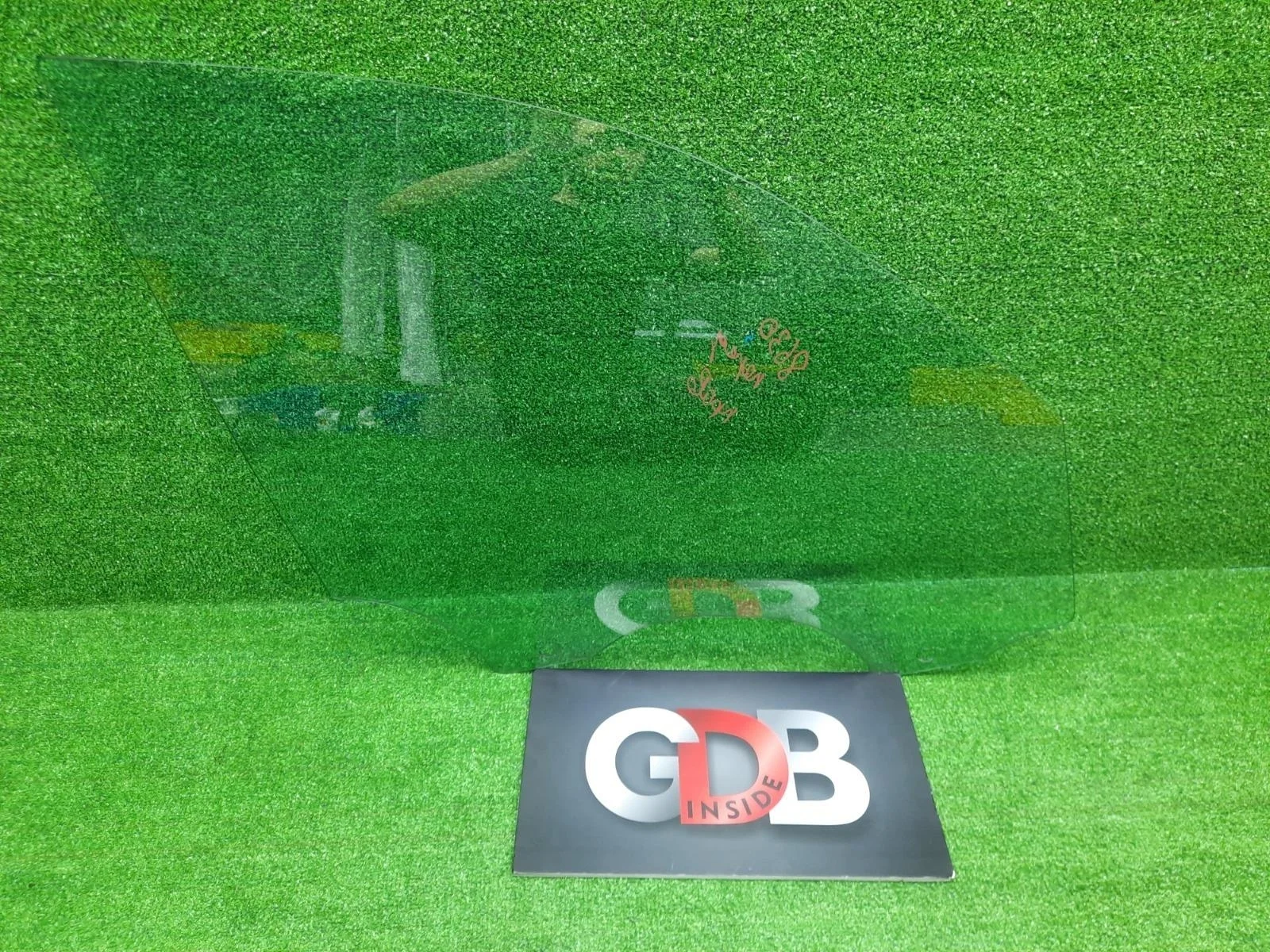 Стекло двери BMW X3 2012 51337205850 F25 N20B20A, переднее правое