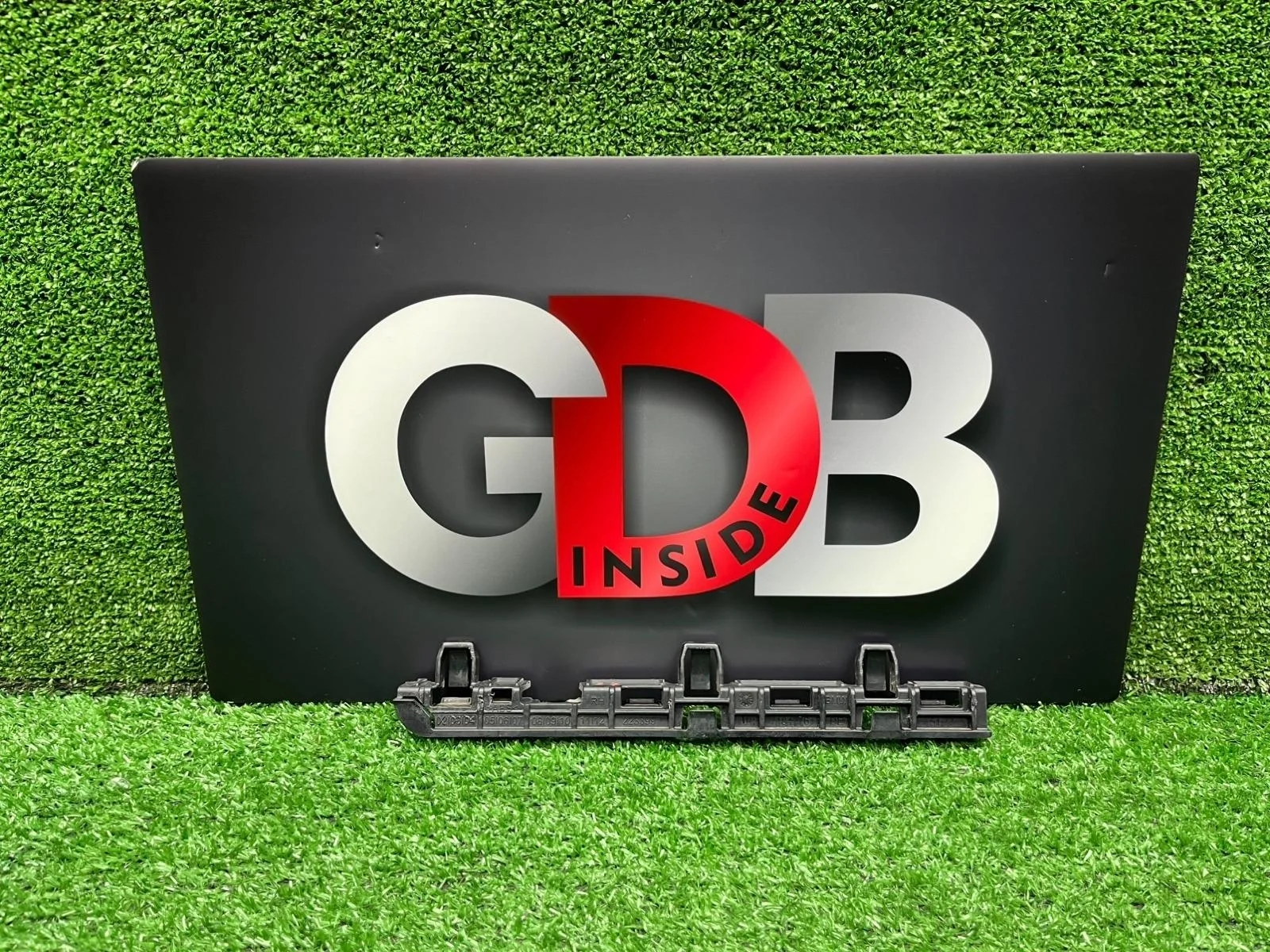 Кронштейн порога BMW 5 series 18.01.2011 51777184776 F10 N52B25AF, передний правый