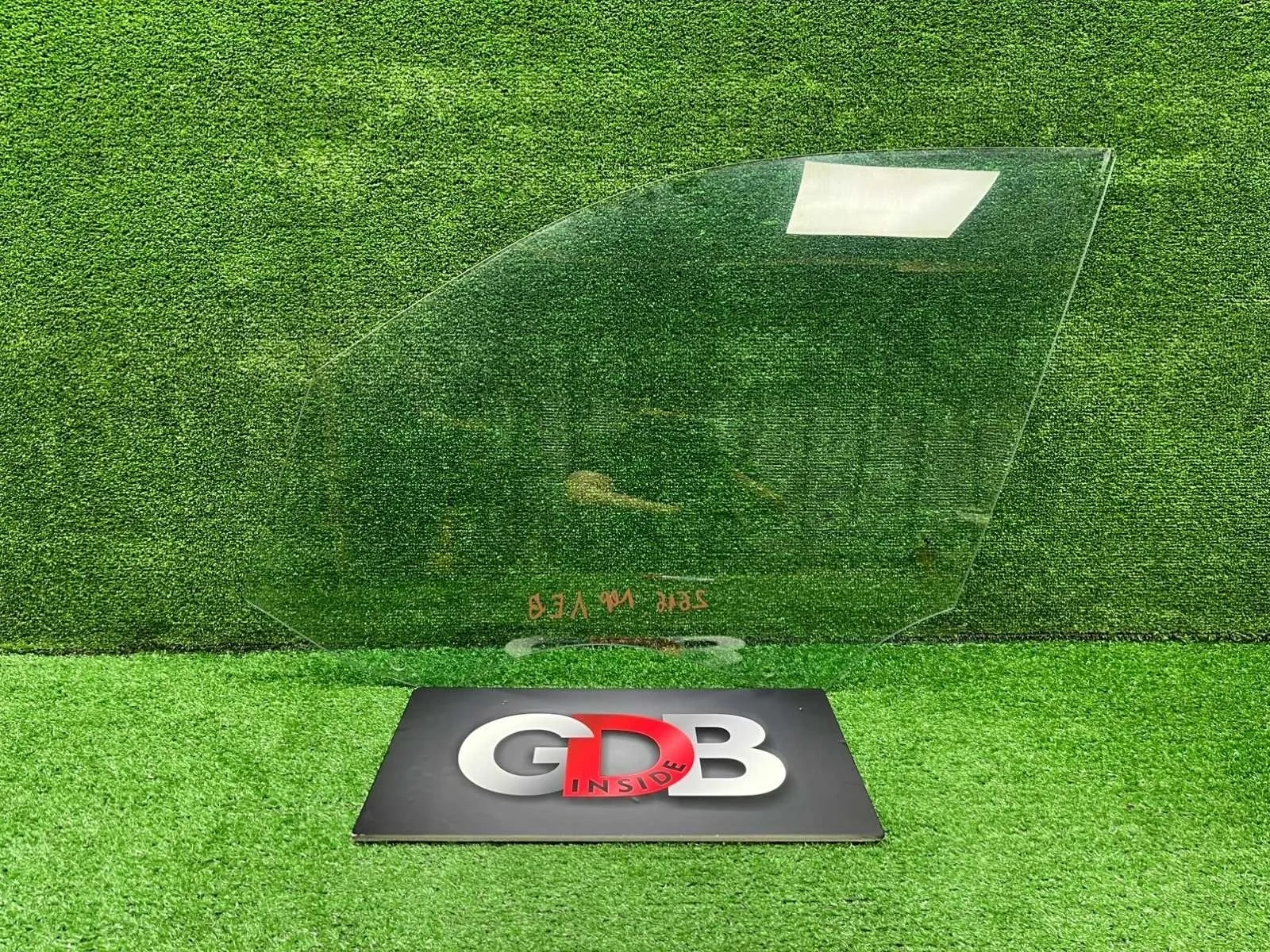 Стекло двери BMW X1 2010 51332990295 E84 N52B30AE, переднее левое