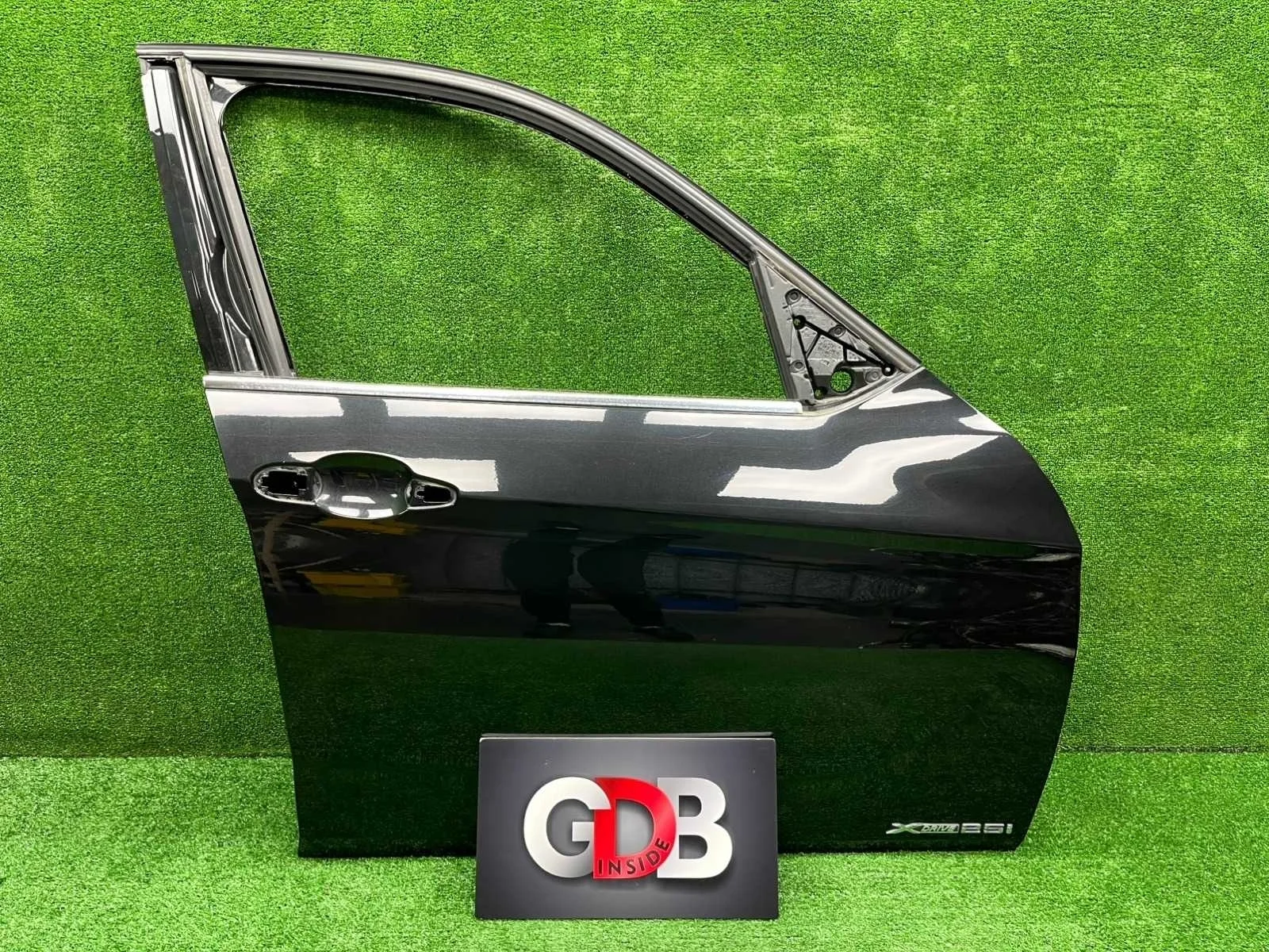 Дверь BMW X1 2010 41517339358 E84 N52B30AE, передняя правая