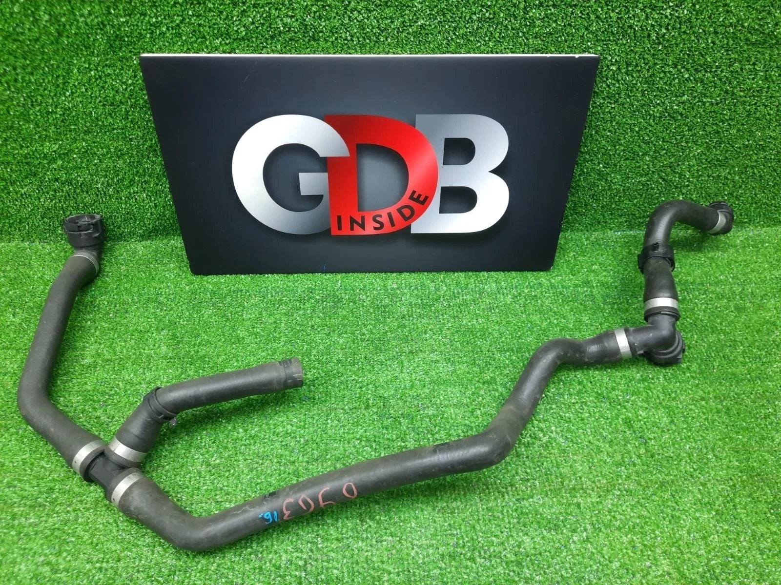 Патрубок системы охлаждения BMW 1 series 13.10.2012 17127596834 F20 N13B16A