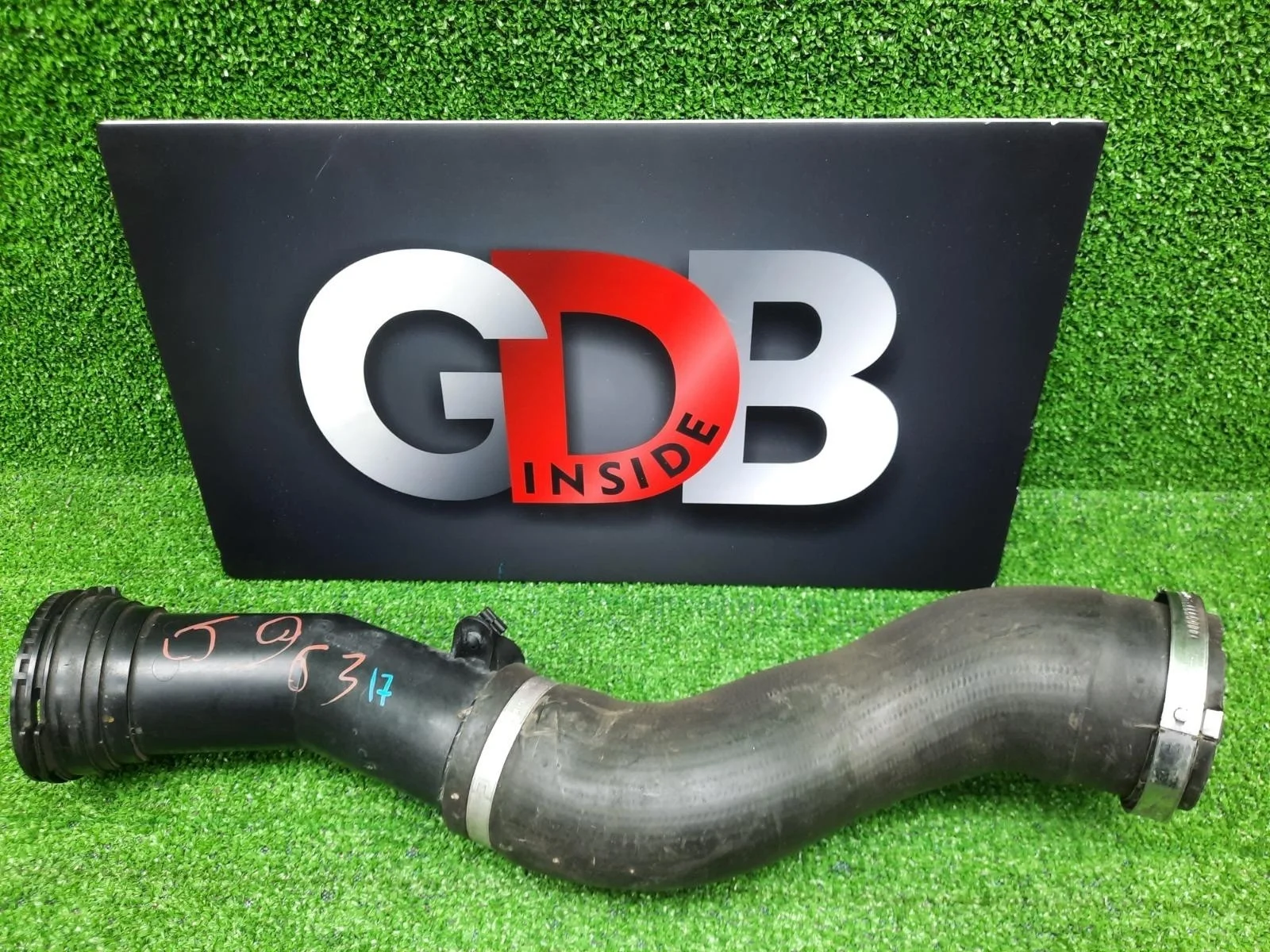 Патрубок системы охлаждения BMW 1 series 13.10.2012 13717597588 F20 N13B16A