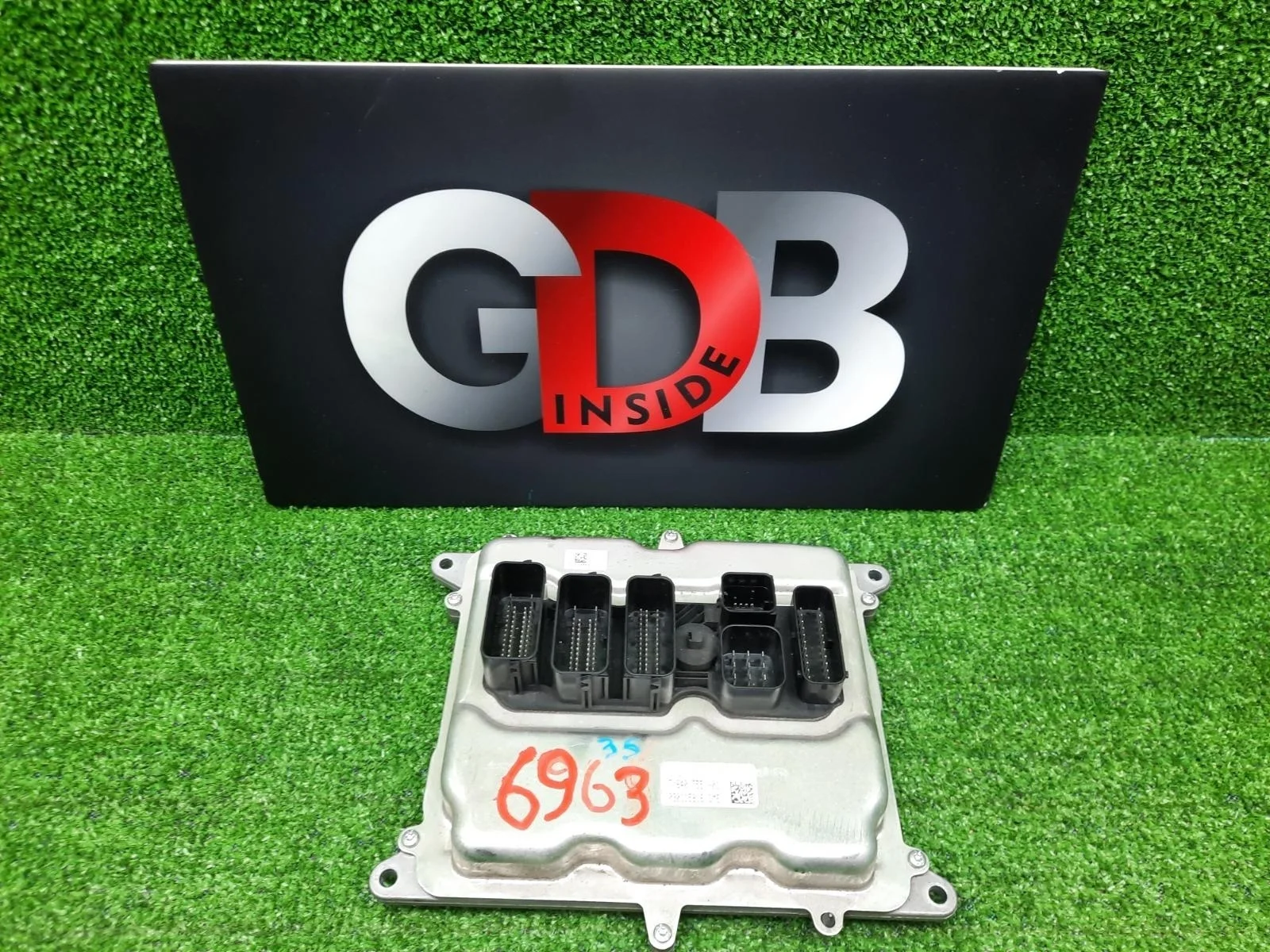 Блок управления двигателем DME BMW 1 series 13.10.2012 12148638198 F20 N13B16A