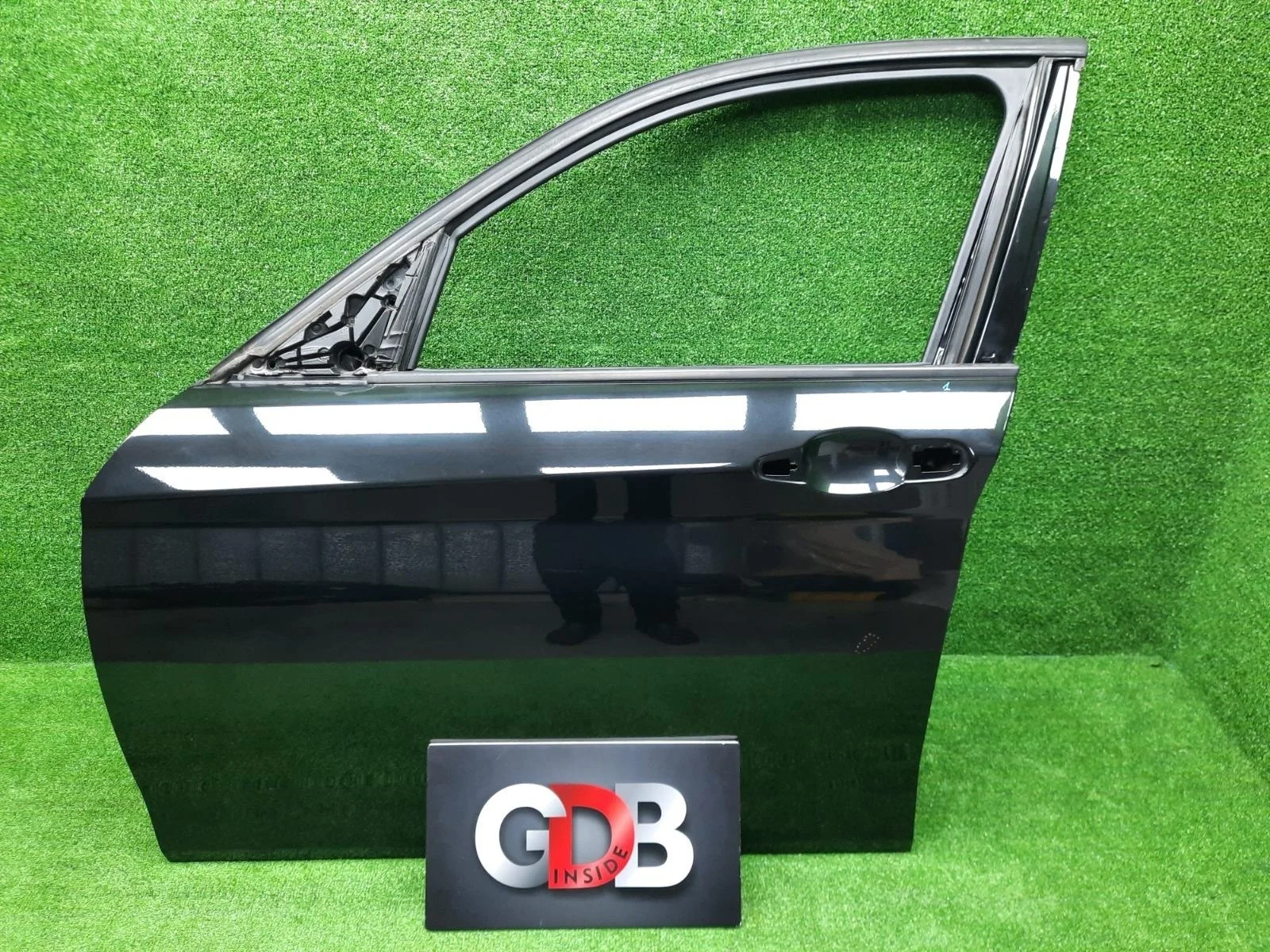 Дверь BMW 1 series 13.10.2012 41007284511 F20 N13B16A, передняя левая