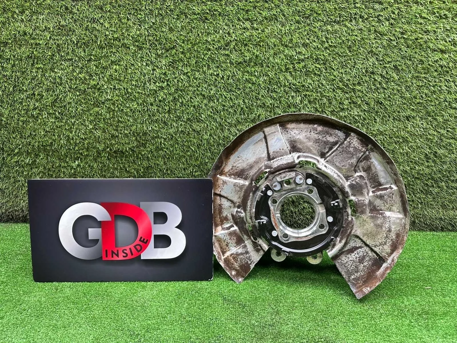 Кулак поворотный BMW 7 series 21.01.2011 33326796498 F01 N63B44A, задний правый