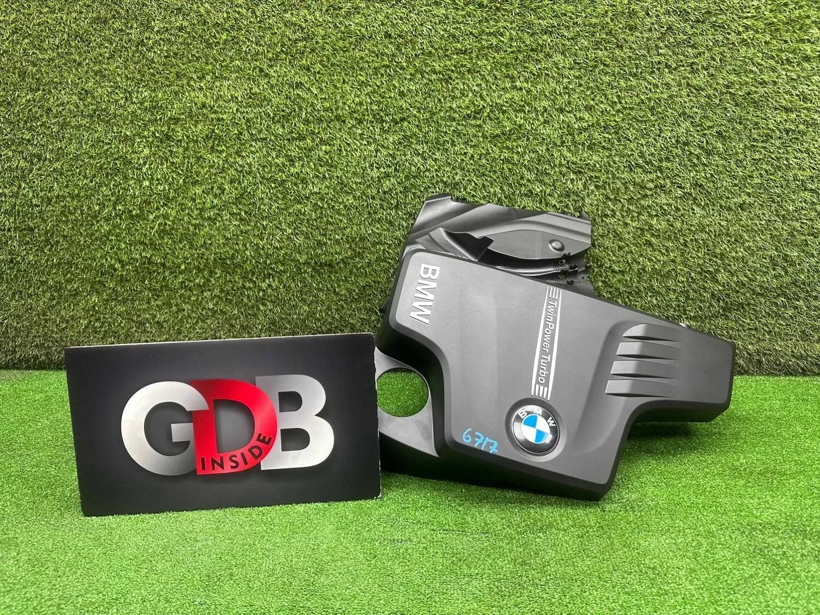 Декоративная накладка ДВС BMW X1 23.09.2011 11127589053 E84 N20B20A