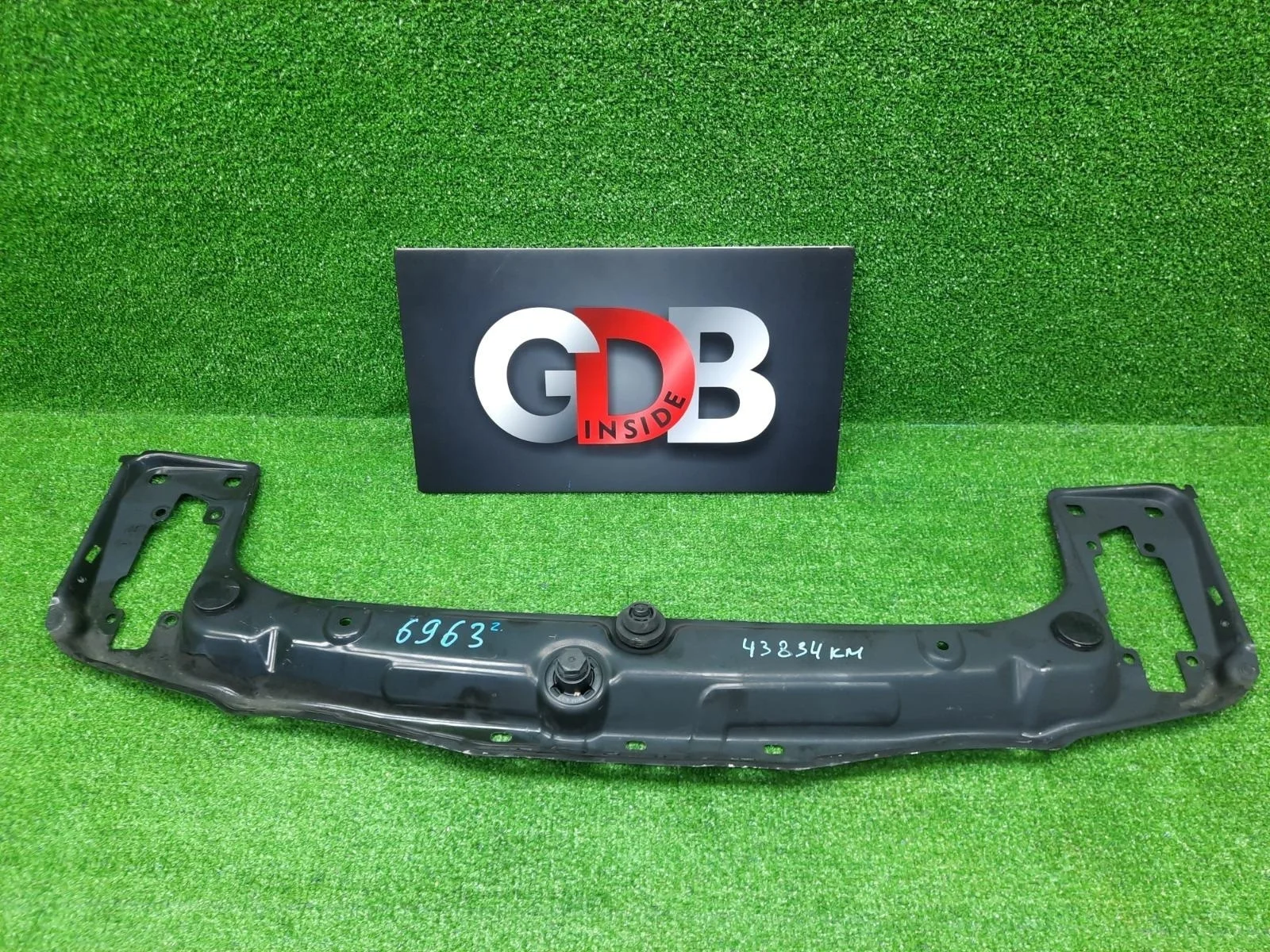 Верхняя планка телевизора Bmw 1 Series 13.10.2012 51647245786 F20 N13B16A