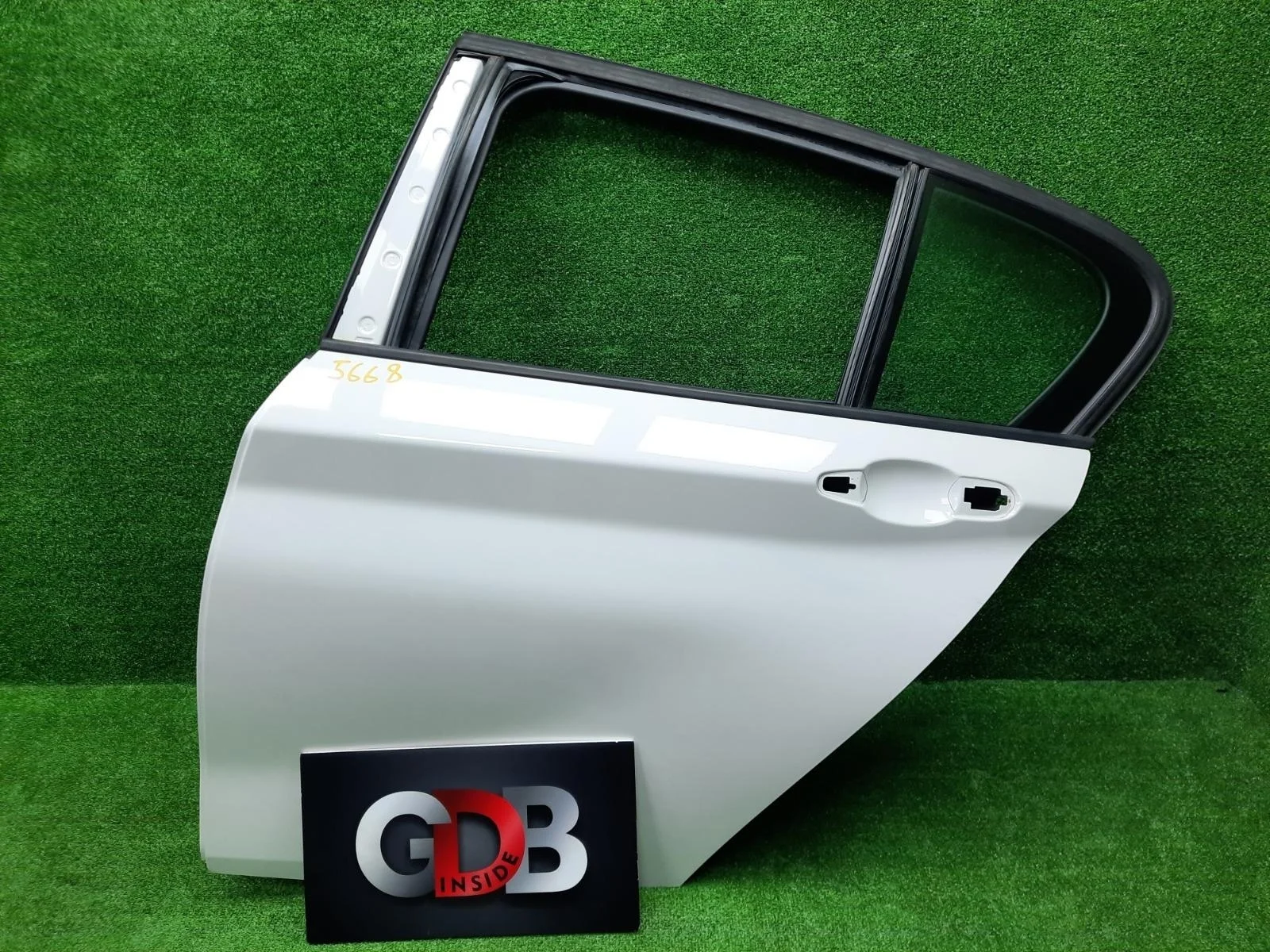 Дверь BMW 1 series 21.01.2014 41527284515 F20 N13B16A, задняя левая