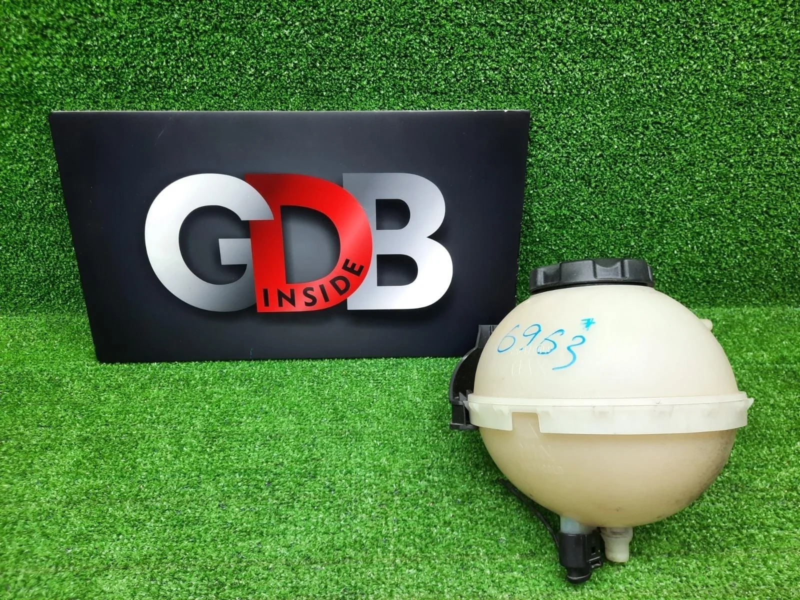 Бачок расширительный Bmw 1 Series 13.10.2012 17137642158 F20 N13B16A