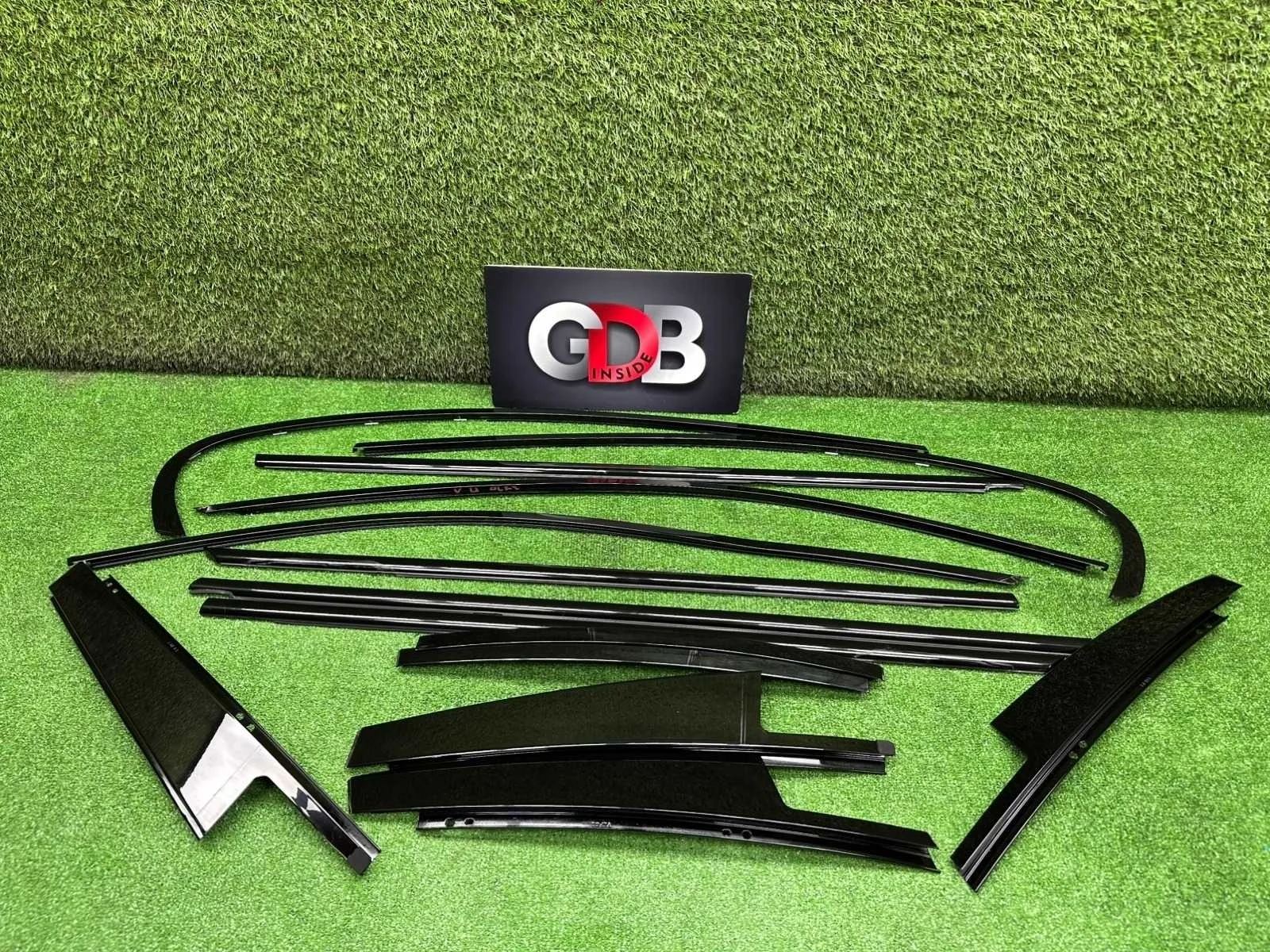 Молдинг shadowline Bmw 7 Series 21.01.2011 51337185225 F01 N63B44A