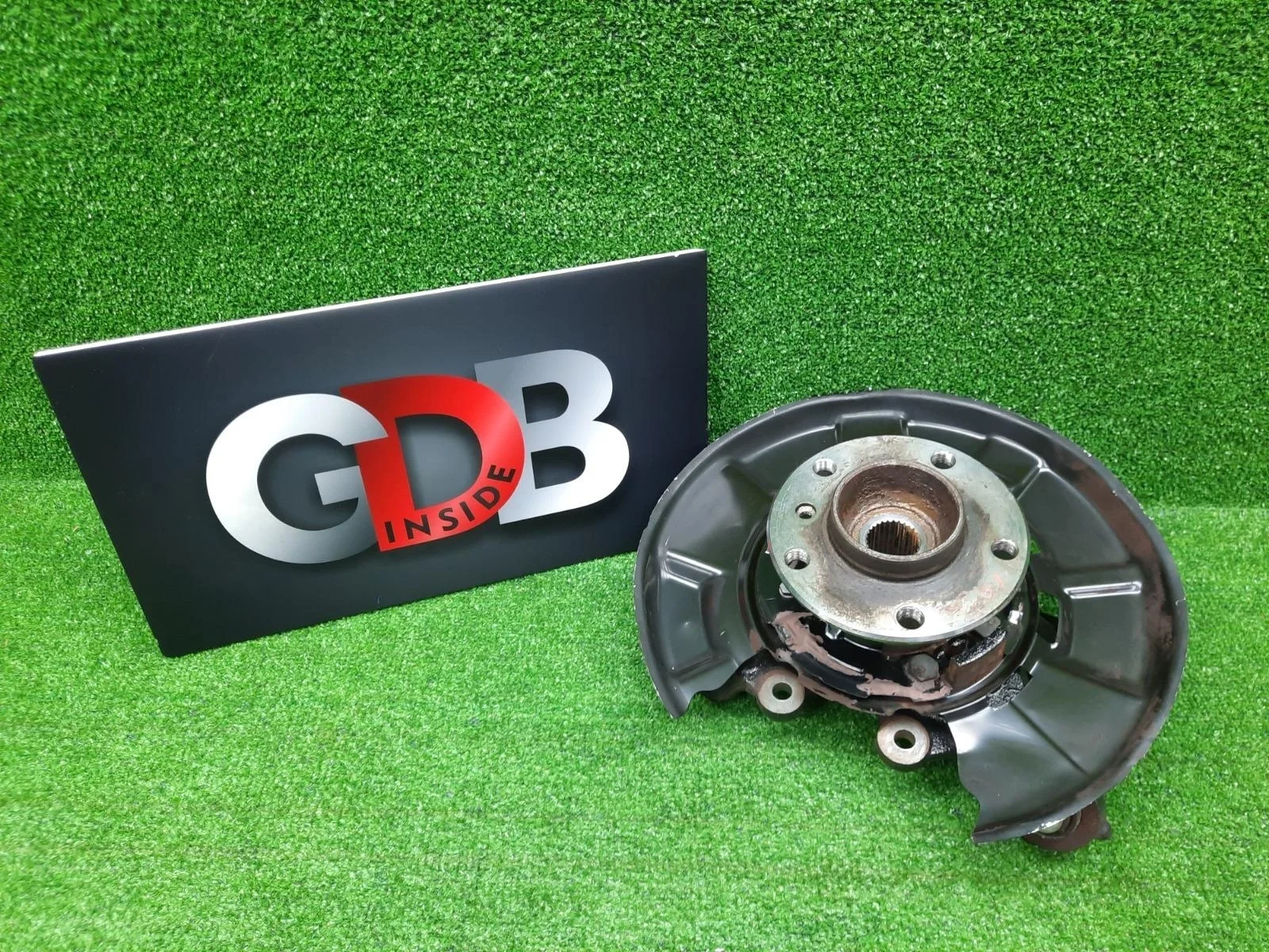 Кулак поворотный BMW 1 series 13.10.2012 33326792515 F20 N13B16A, задний левый