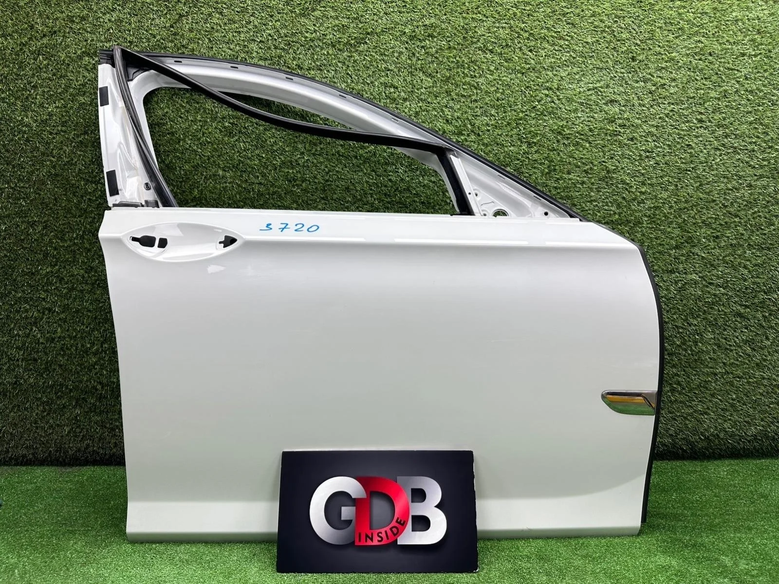 Дверь BMW 7 series 21.01.2011 41007203978 F01 N63B44A, передняя правая