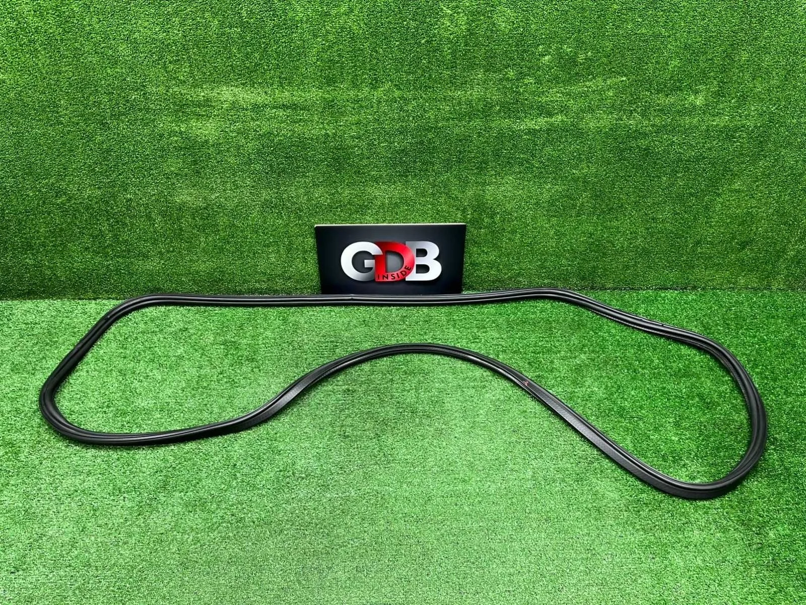 Уплотнитель багажника BMW X5 16.05.2014 51767385847 F15 N55B30A, задний