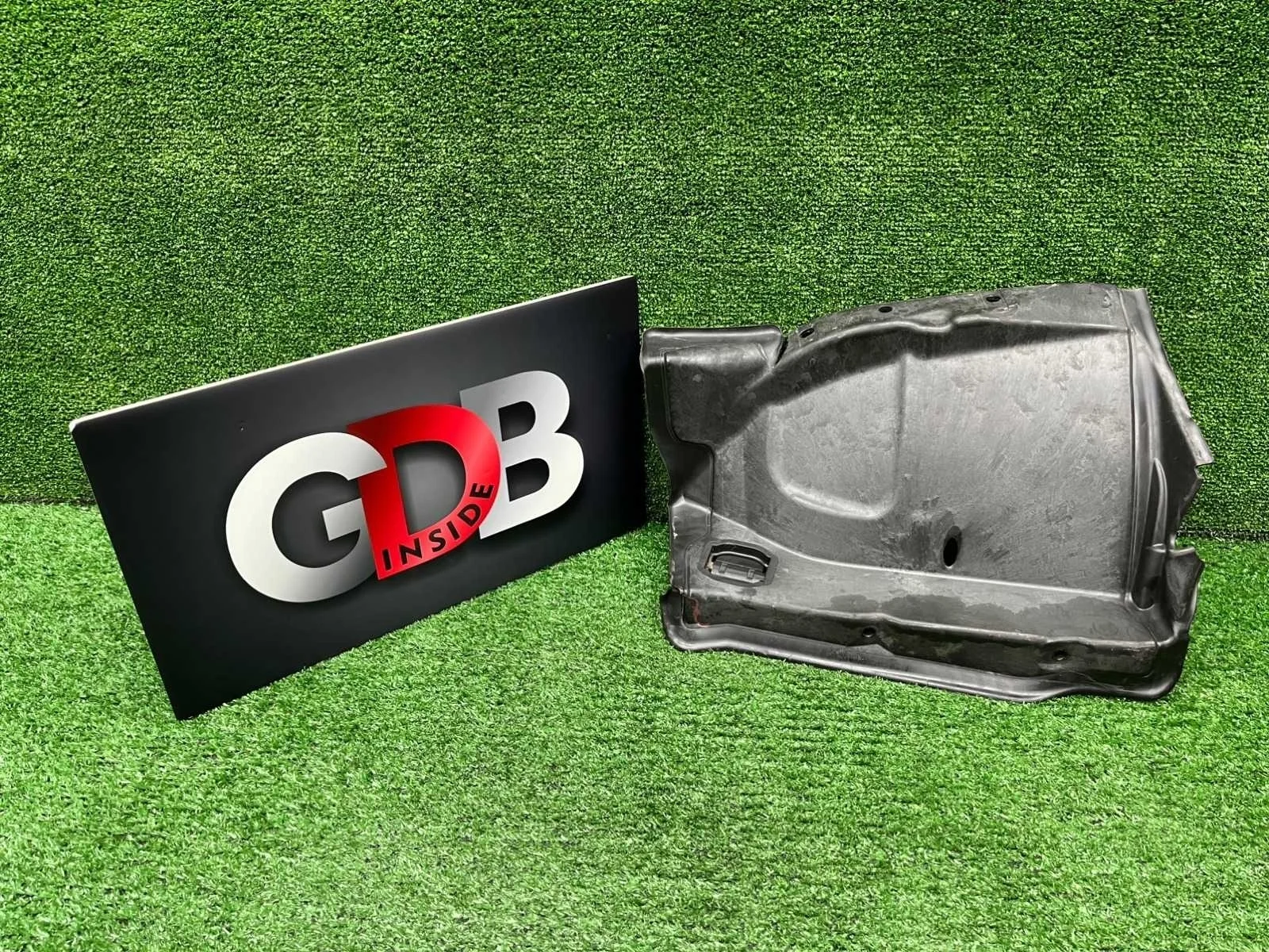 Щит моторного отсека Bmw X5 16.05.2014 51717325402 F15 N55B30A, передний правый