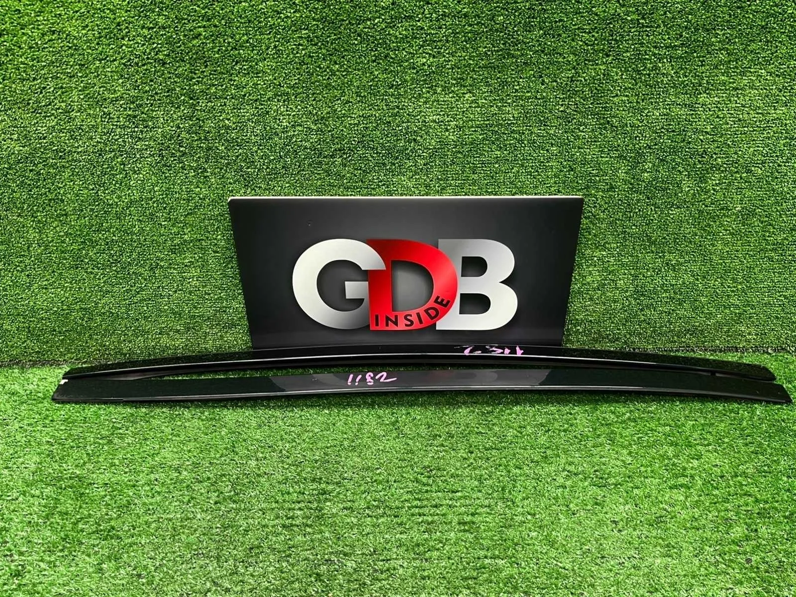 Молдинг лобового стекла BMW 5 series 23.09.2010 51137362463 F11 N52B25AF