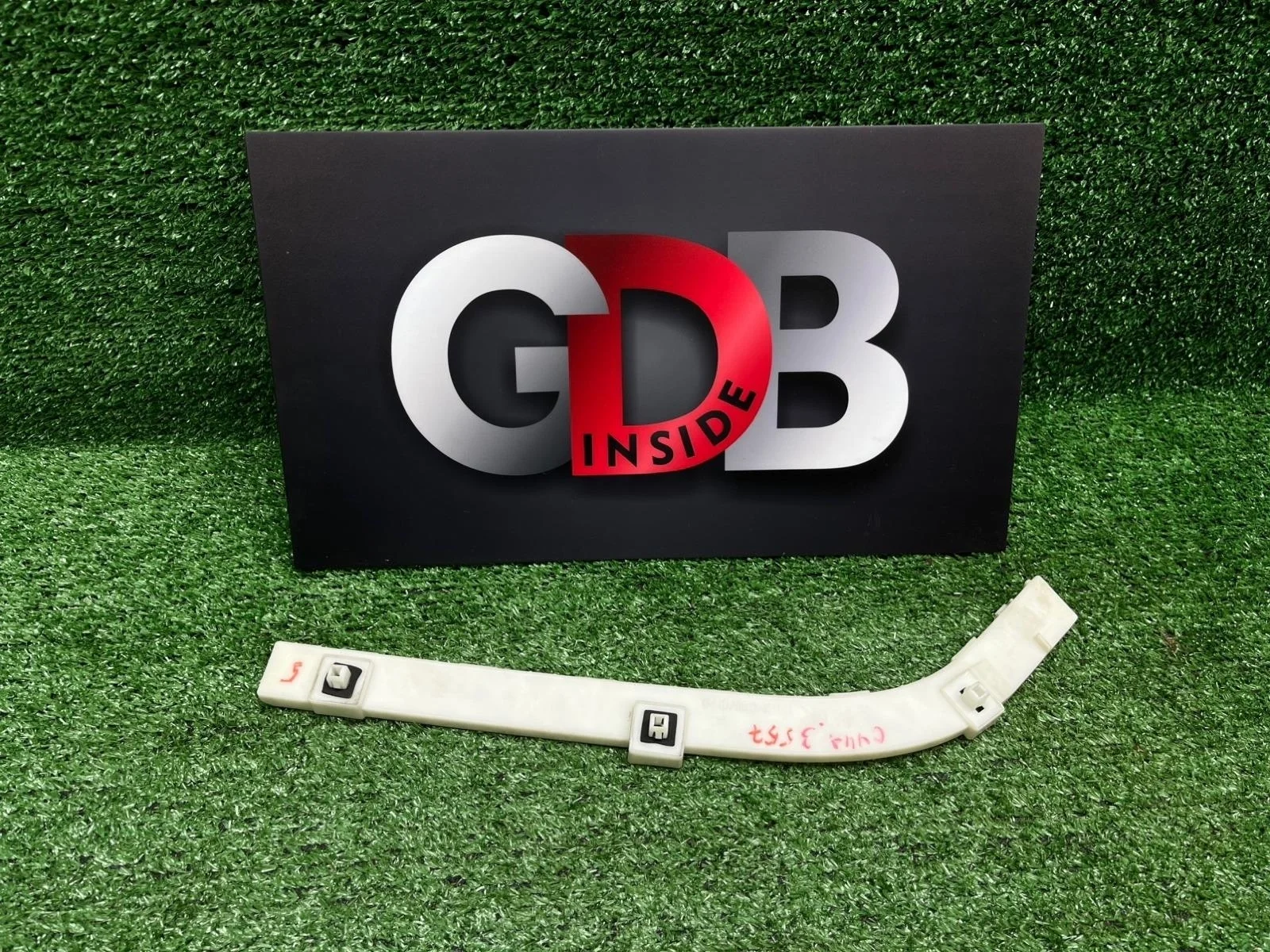 Кронштейн бампера MITSUBISHI Lancer 6410A199 CY4A 4B11, задний левый