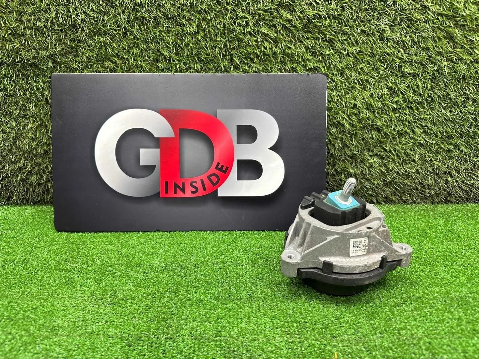 Подушка двс BMW 1 series 13.10.2012 22116854252 F20 N13B16A, правая