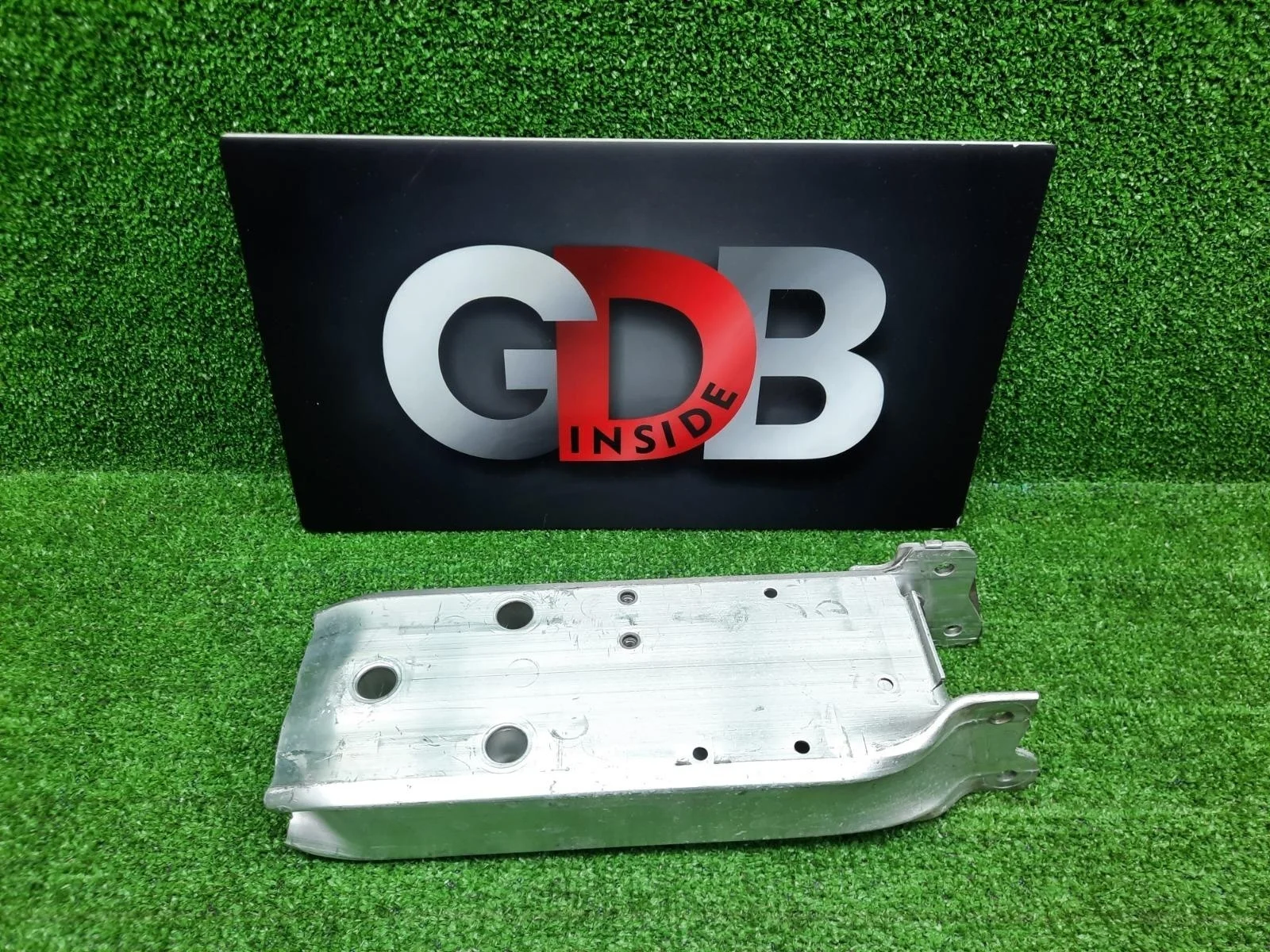 Крепление усилителя бампера Bmw 1 Series 13.10.2012 51117266192 F20 N13B16A, переднее правое