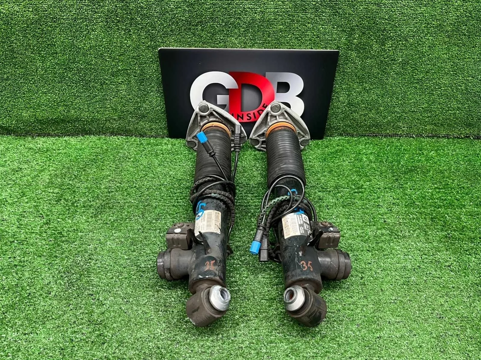 Стойки амортизаторов комплект BMW X5 16.05.2014 37106875088 F15 N55B30A, задние