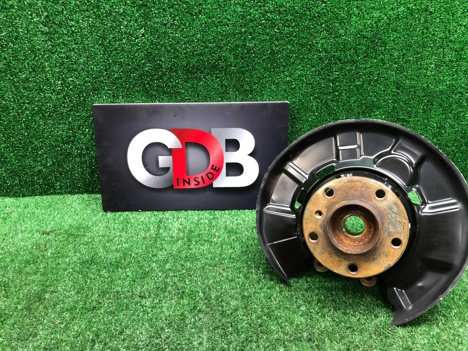 Кулак поворотный BMW 1 series 21.01.2014 33326792516 F20 N13B16A, задний правый