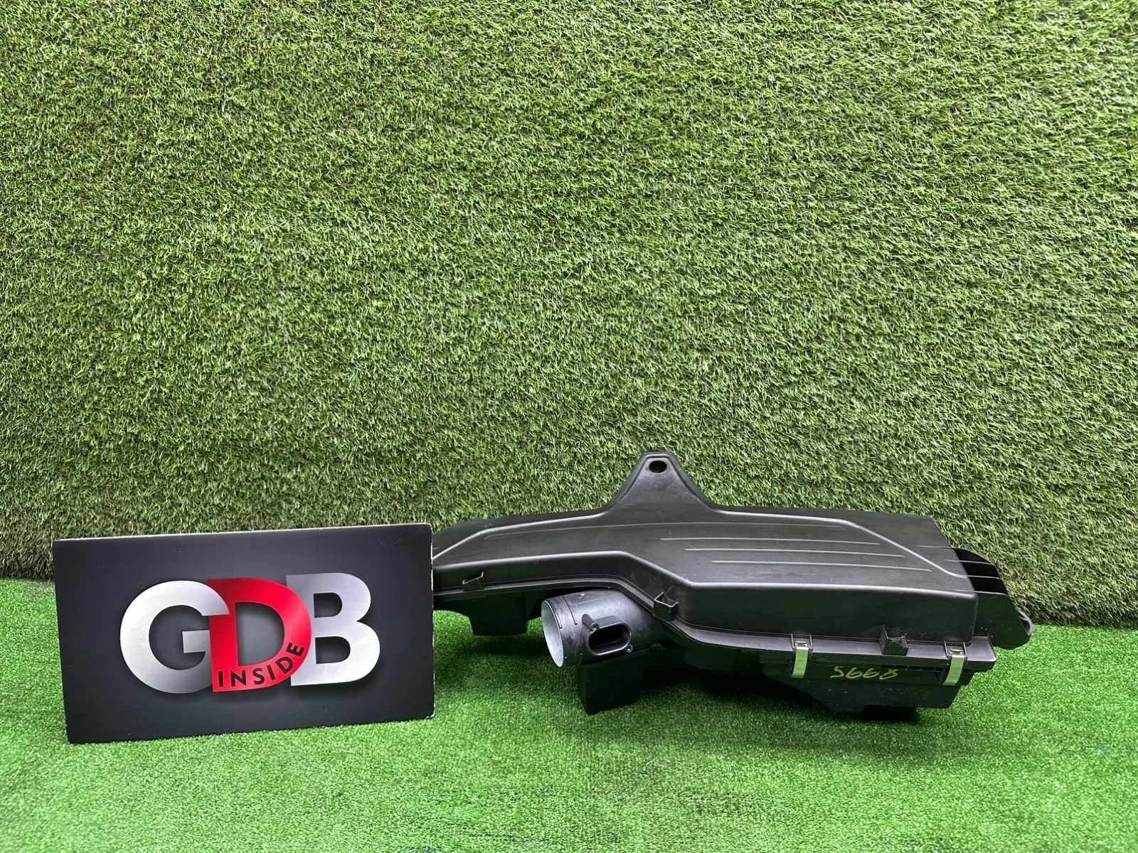 Корпус воздушного фильтра Bmw 1 Series 21.01.2014 13717597582 F20 N13B16A