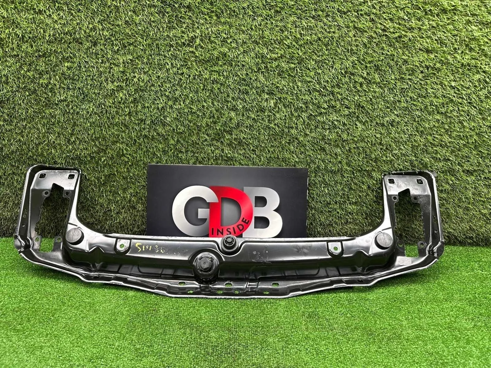 Верхняя планка телевизора Bmw 1 Series 21.01.2014 51647245786 F20 N13B16A