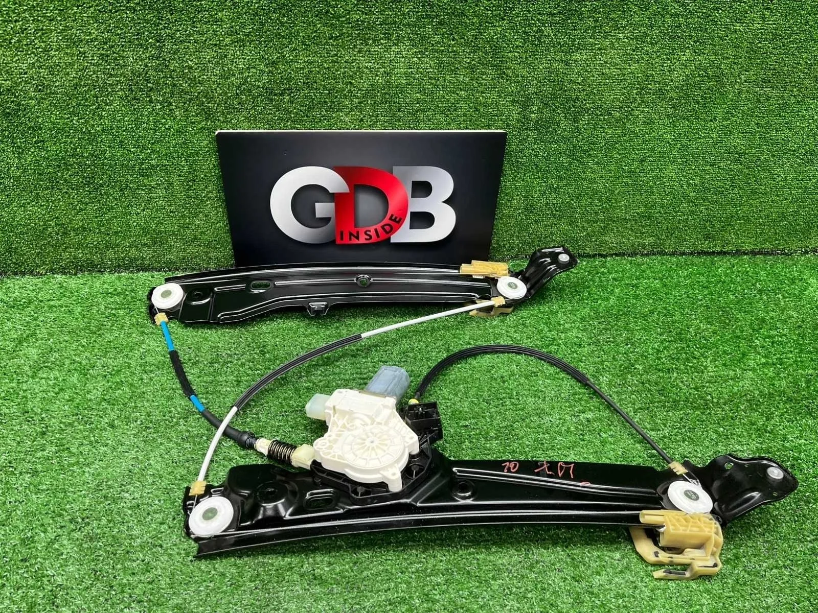 Стеклоподъемник BMW 5 series 08.07.2014 51337182131 F10 N55B30A, передний левый