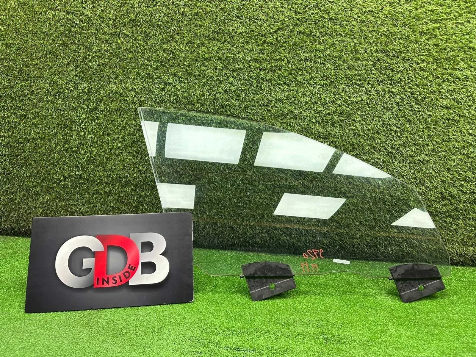 Стекло Bmw 7 Series 21.01.2011 51337182088 F01 N63B44A, переднее правое