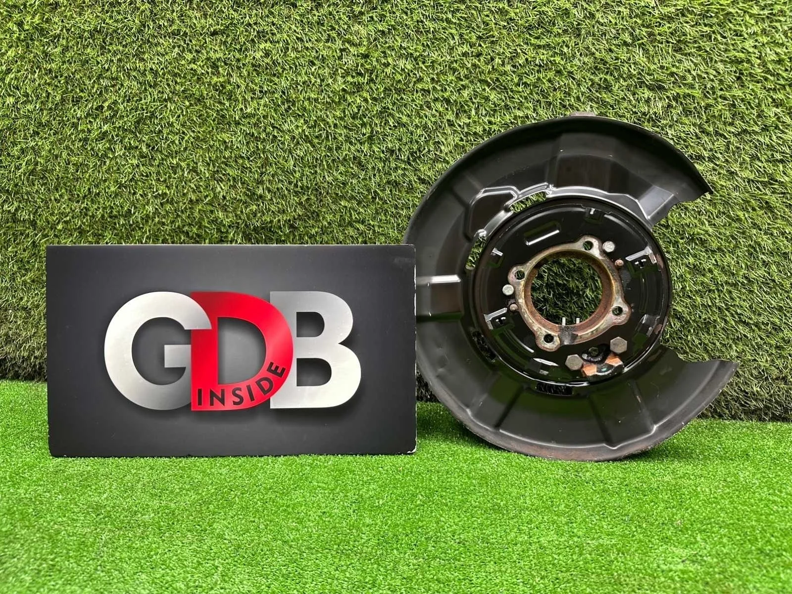 Кулак поворотный BMW X1 23.09.2011 33326788050 E84 N20B20A, задний правый