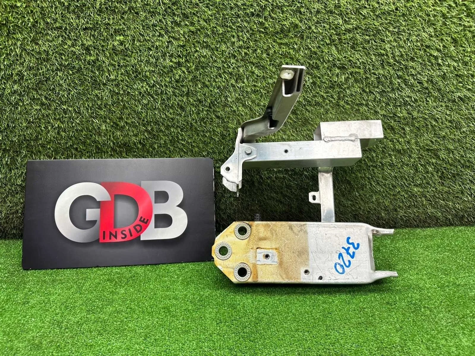 Крепление усилителя бампера Bmw 7 Series 21.01.2011 51117183853 F01 N63B44A, переднее левое