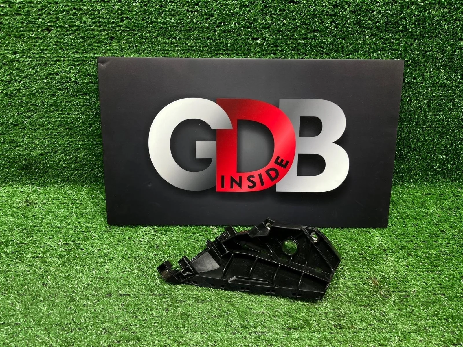 Кронштейн бампера Nissan FUGA 620591MA0A KY51, передний левый