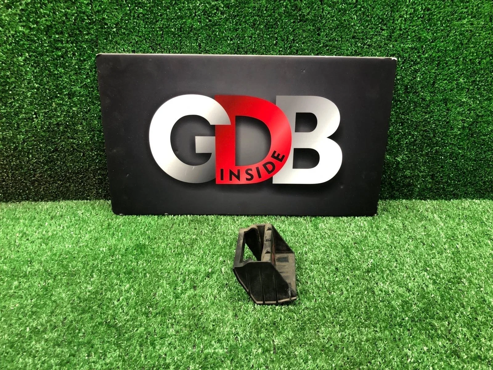 Кронштейн радиатора BMW X5 19.01.2012 17117533537 E70 N57D30A