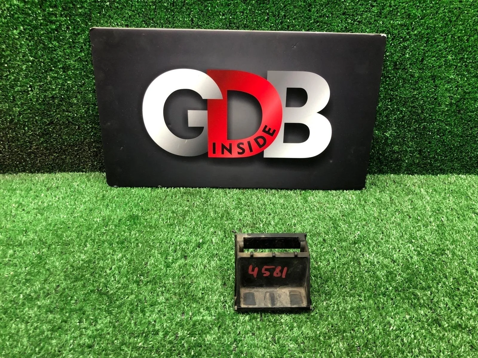 Кронштейн радиатора BMW X5 19.01.2012 17117533537 E70 N57D30A