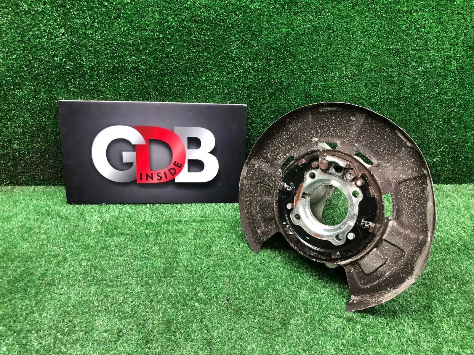 Кулак поворотный BMW X5 19.01.2012 33326879102 E70 N57D30A, задний правый