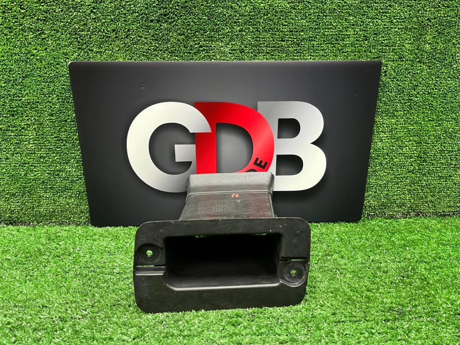 Воздуховод охлаждения тормозов Bmw 5 Series 08.07.2014 51757185168 F10 N55B30A, передний правый