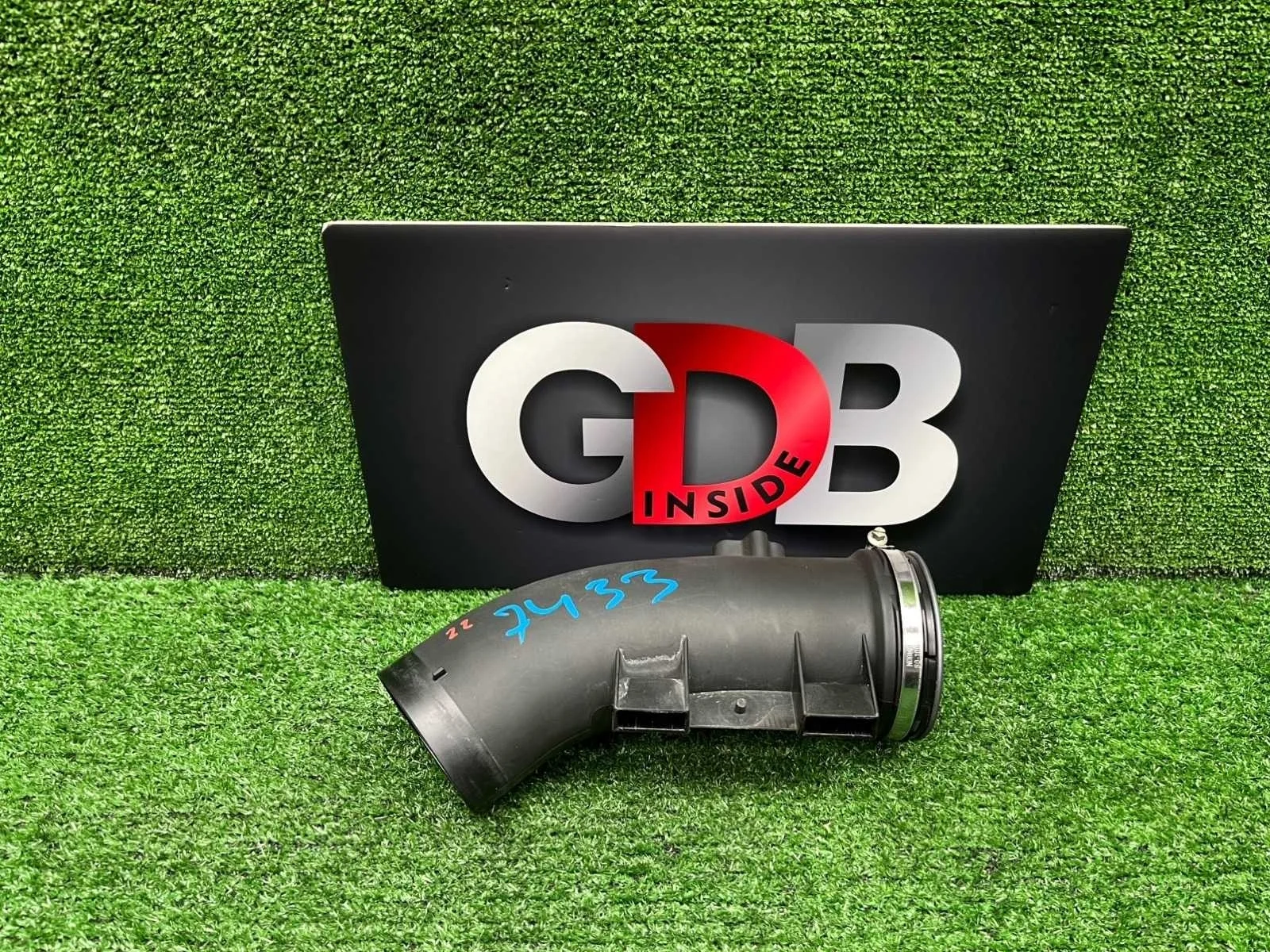 Патрубок воздушного фильтра BMW 5 series 08.07.2014 13717583714 F10 N55B30A