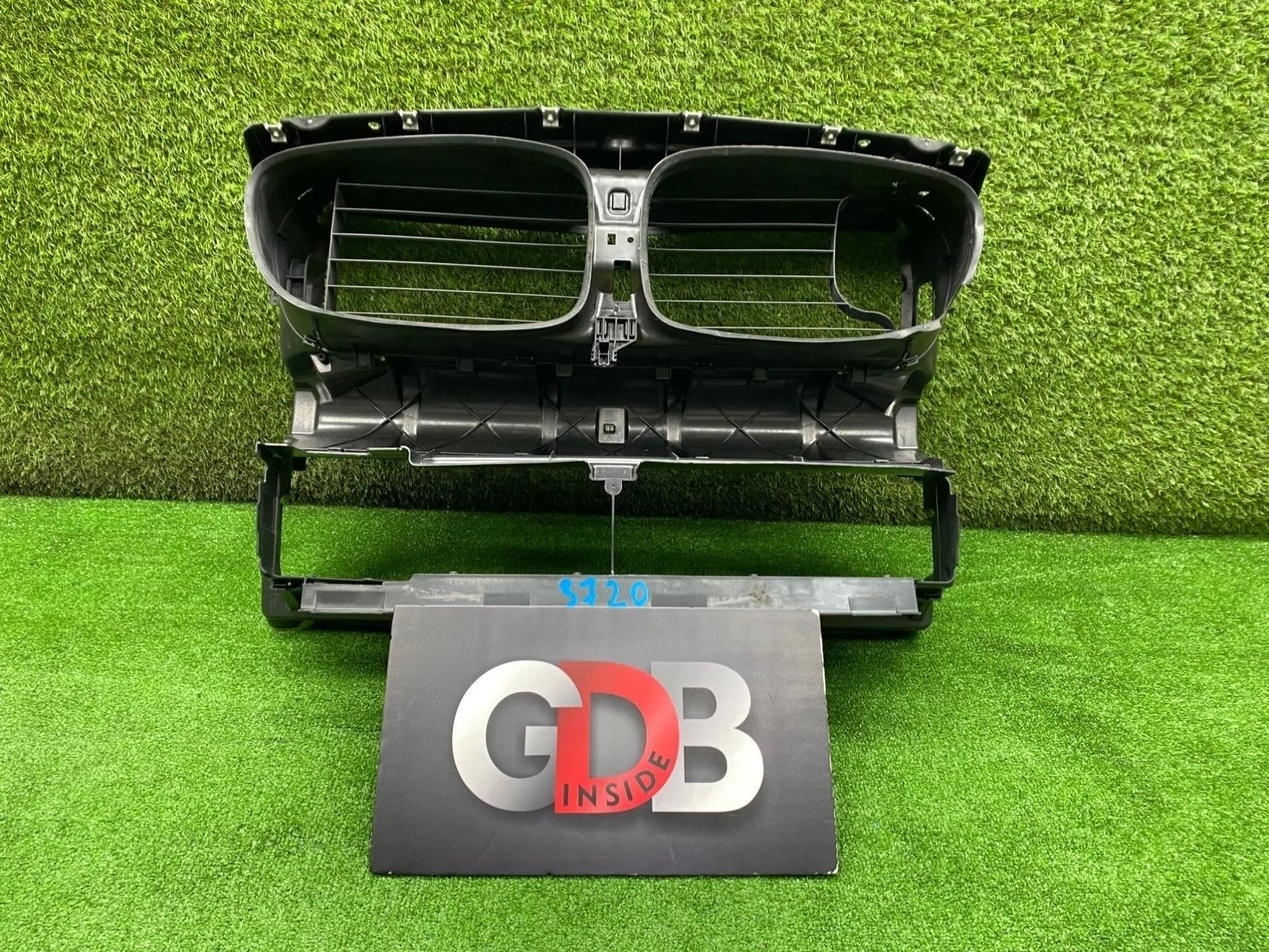 Воздуховод радиатора BMW 7 series 21.01.2011 51747183854 F01 N63B44A, передний