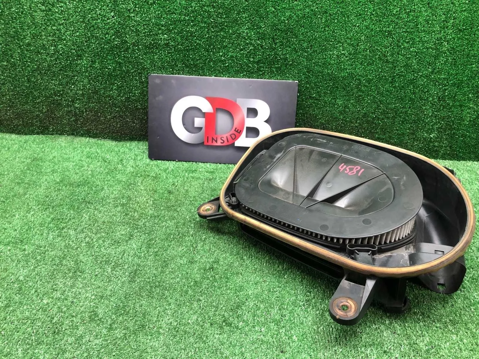 Корпус воздушного фильтра Bmw X5 19.01.2012 13717812061 E70 N57D30A