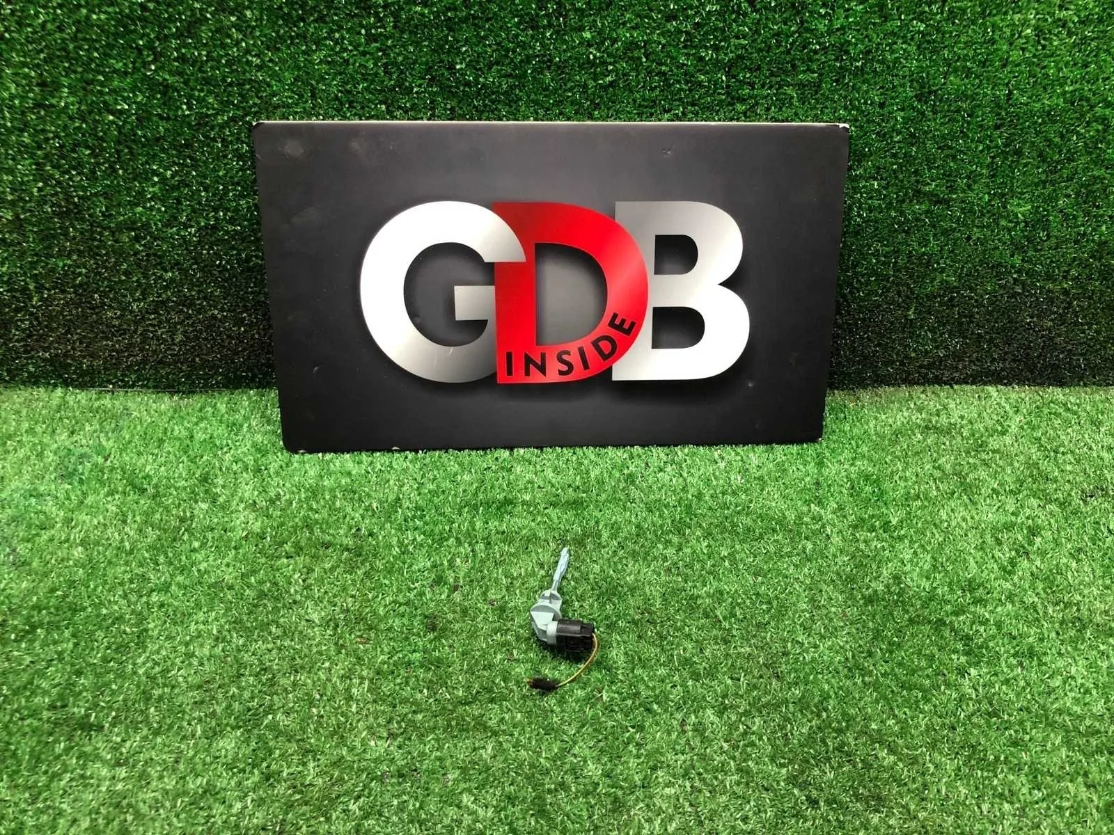 Датчик уровня бачка омывателя BMW X5 19.01.2012 17137553919 E70 N57D30A