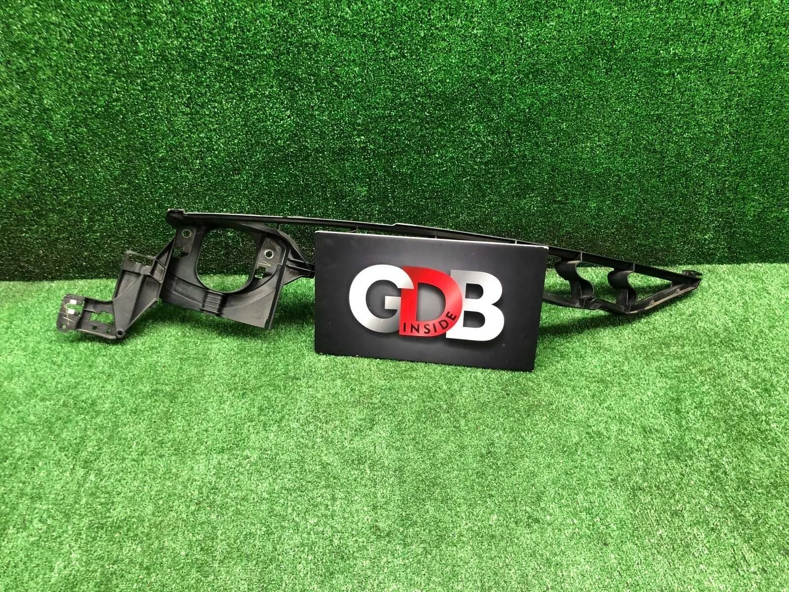 Кронштейн крыла BMW X5 19.01.2012 51657157989 E70 N57D30A, передний левый