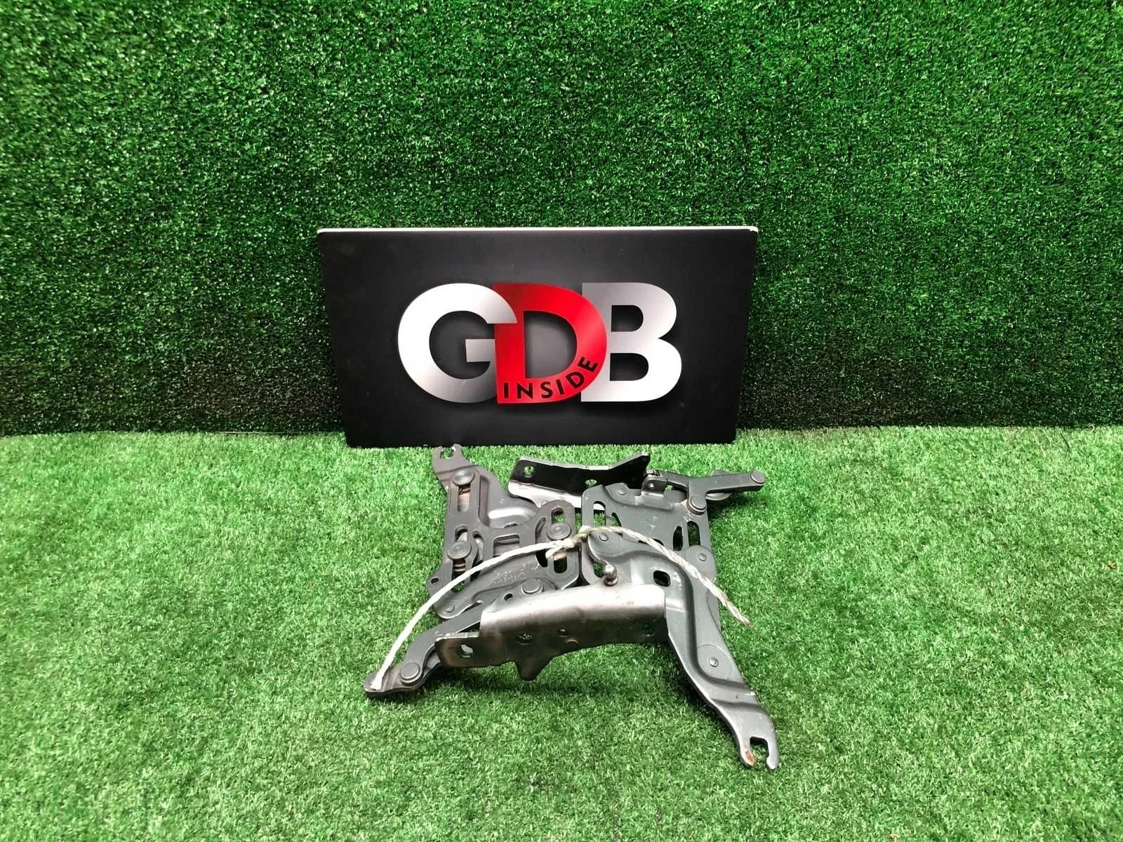 Петли капота BMW X5 19.01.2012 41007198617 E70 N57D30A