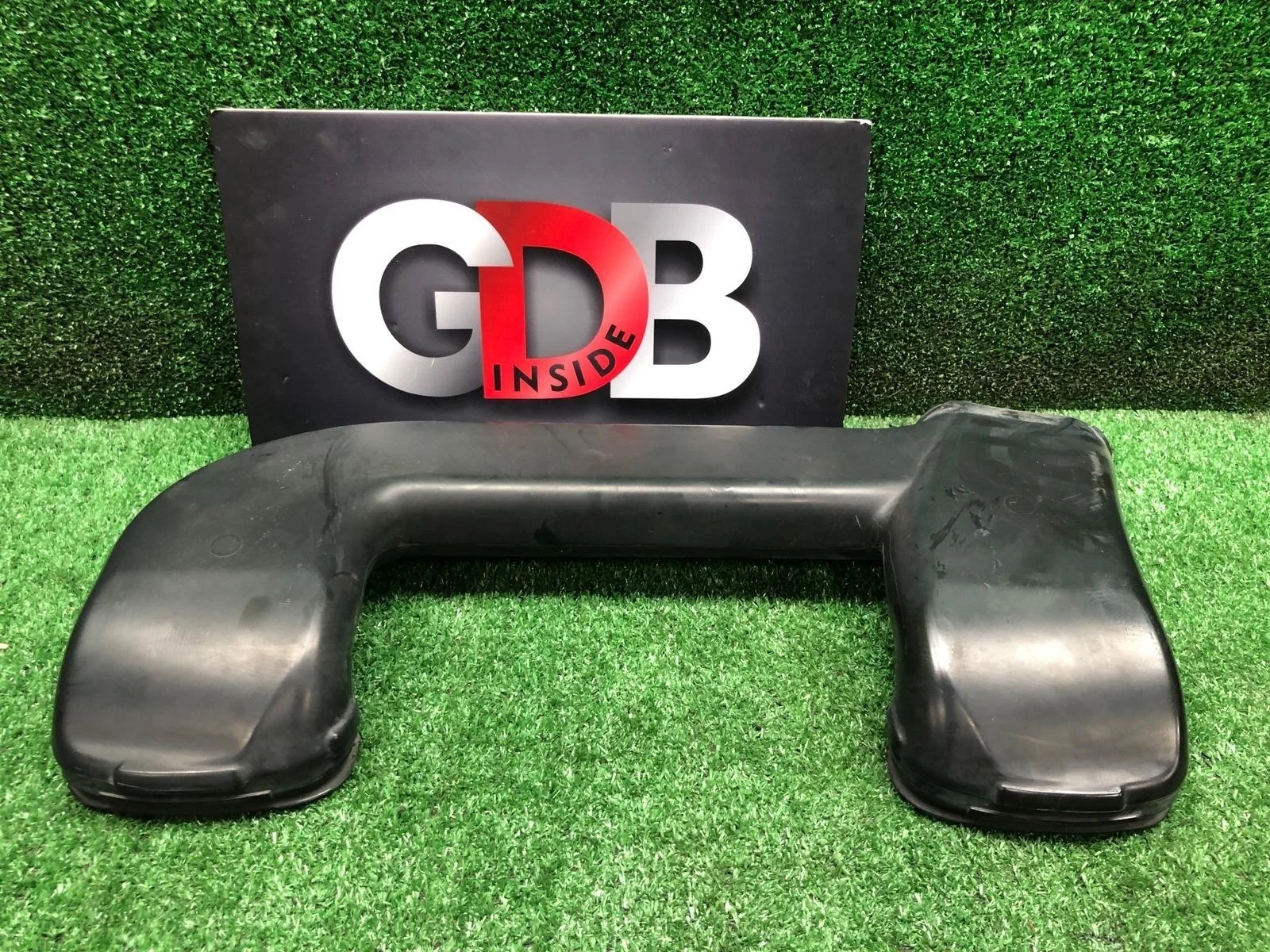 Воздуховод BMW X5 07.11.2011 13717812058 E70 N57D30A